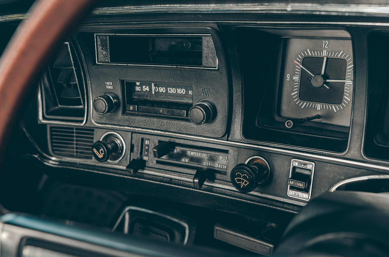 Classic & Sports Car – Toyota Crown: foreign affairs