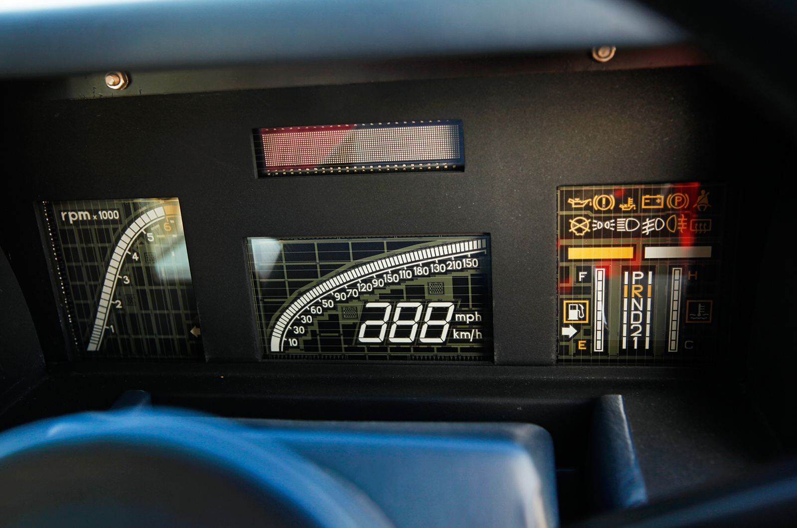 Classic & Sports Car – Aston Martin Lagonda V8 vs Bristol 412 vs Rolls-Royce Camargue: eccentric excess