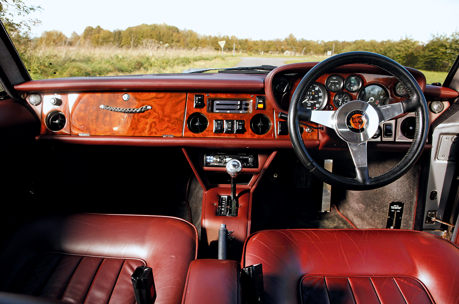 Classic & Sports Car – Aston Martin Lagonda V8 vs Bristol 412 vs Rolls-Royce Camargue: eccentric excess