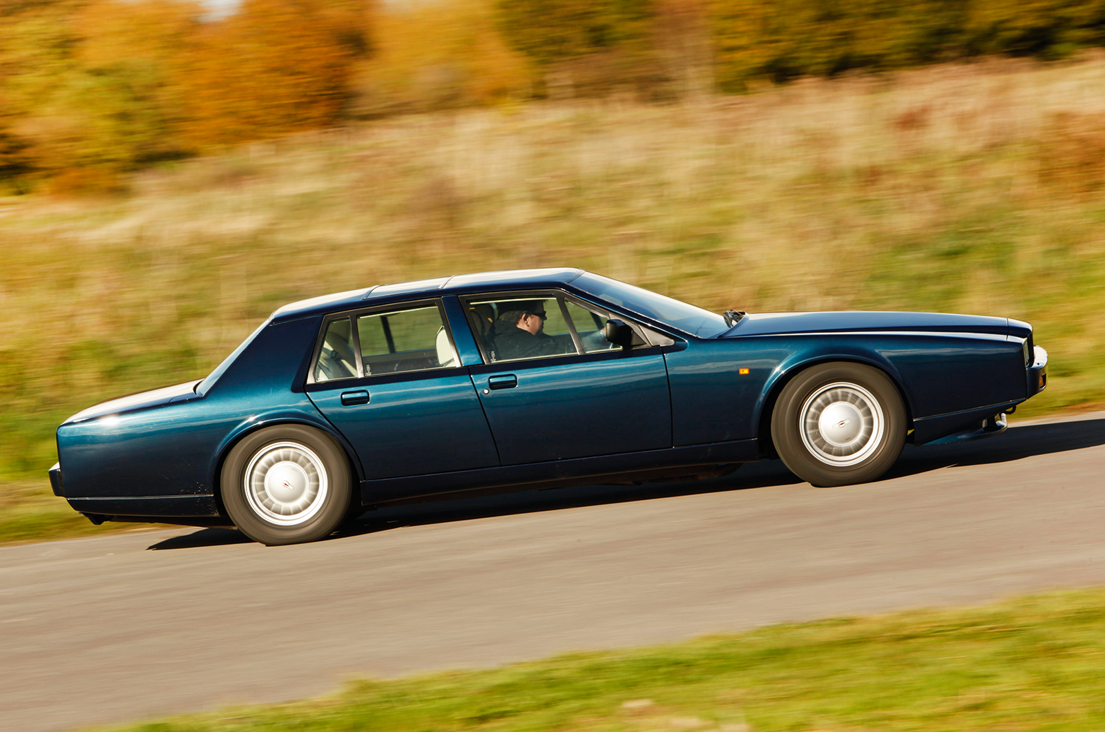 Classic & Sports Car – Aston Martin Lagonda V8 vs Bristol 412 vs Rolls-Royce Camargue: eccentric excess