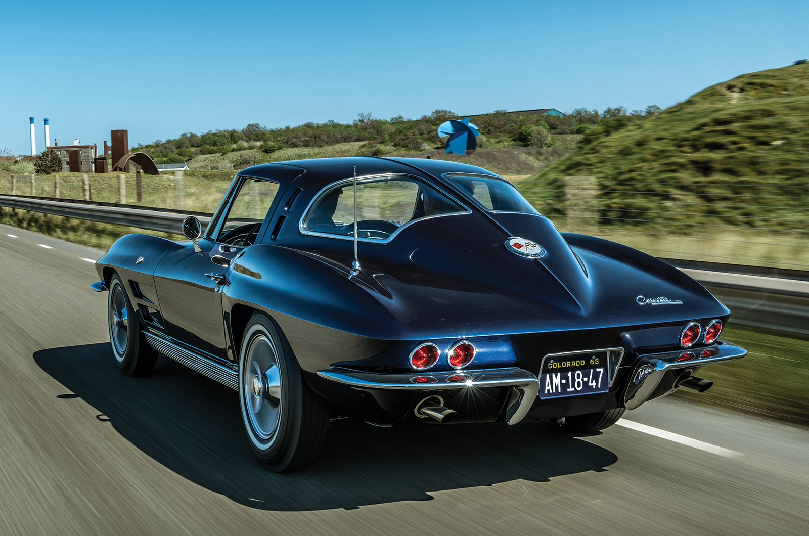 Classic & Sports Car – Chevrolet Corvette C2 Sting Ray: American beauty