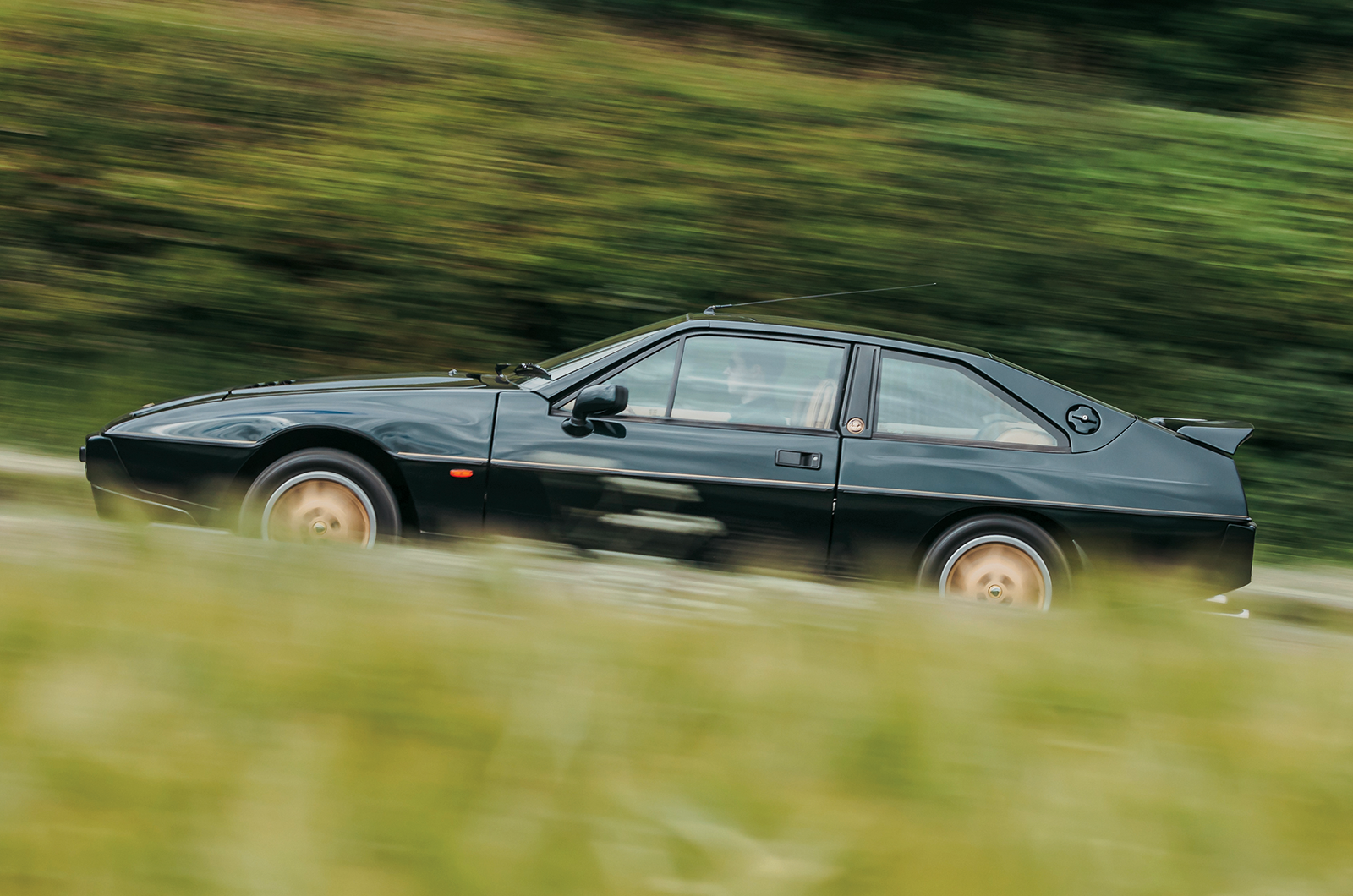 Classic & Sports Car – Ferrari Mondial vs Porsche 911 vs Alpine GTA vs Lotus Excel: 2+2 equals phwoar