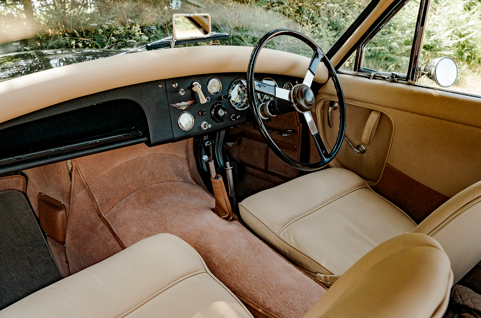 Classic & Sports Car – Jensen 541 family: chariots of fibre