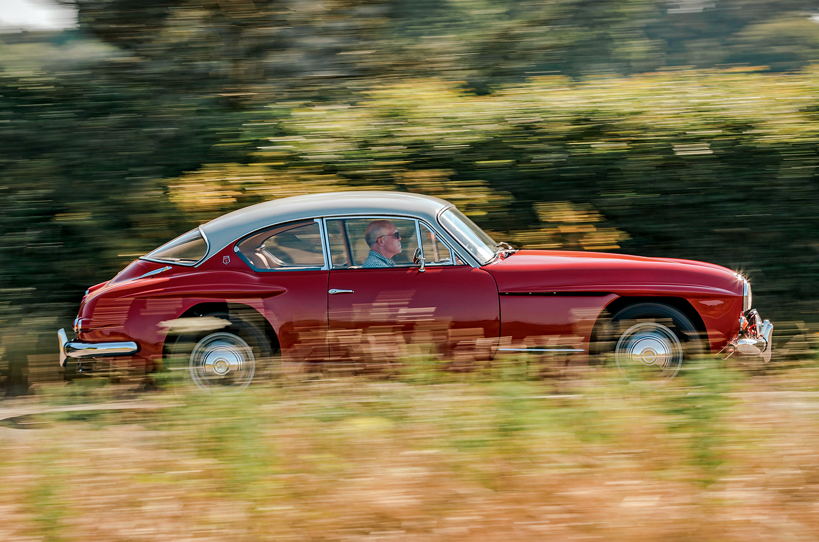 Classic & Sports Car – Jensen 541 family: chariots of fibre