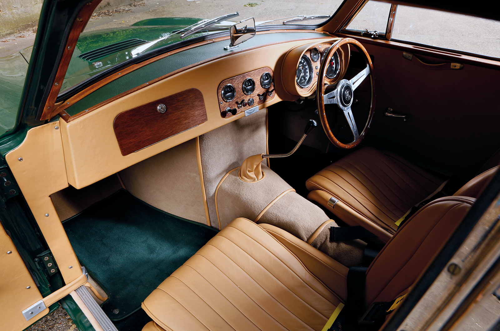 Classic & Sports Car – AC Greyhound vs Aceca: the forgotten child