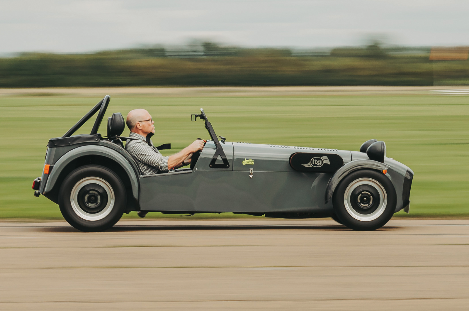 Classic & Sports Car – Caterham Seven: 50 years of lightweight thrills