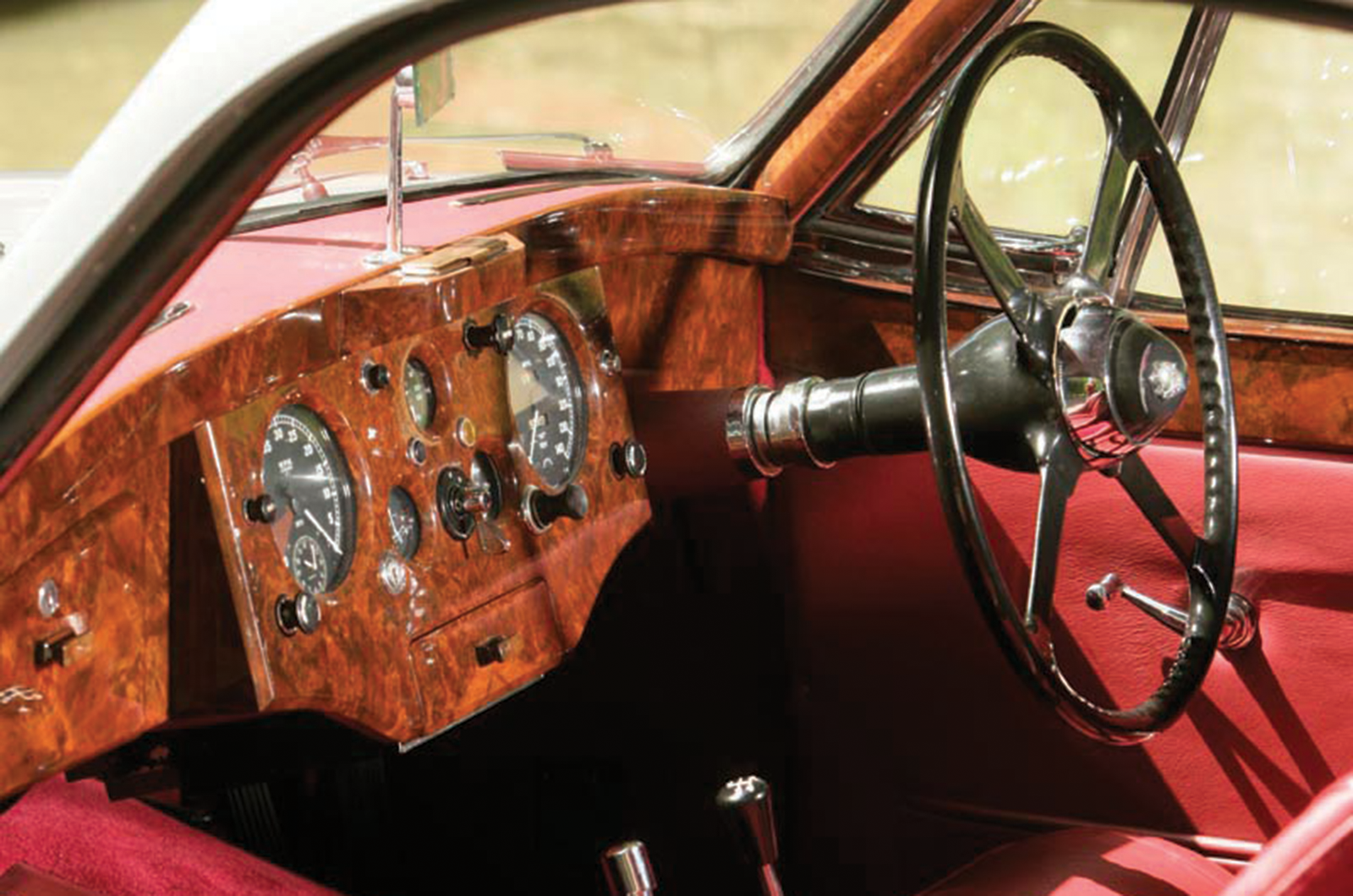 Classic & Sports Car – Jaguar XK120: is a modified XK better than the original?