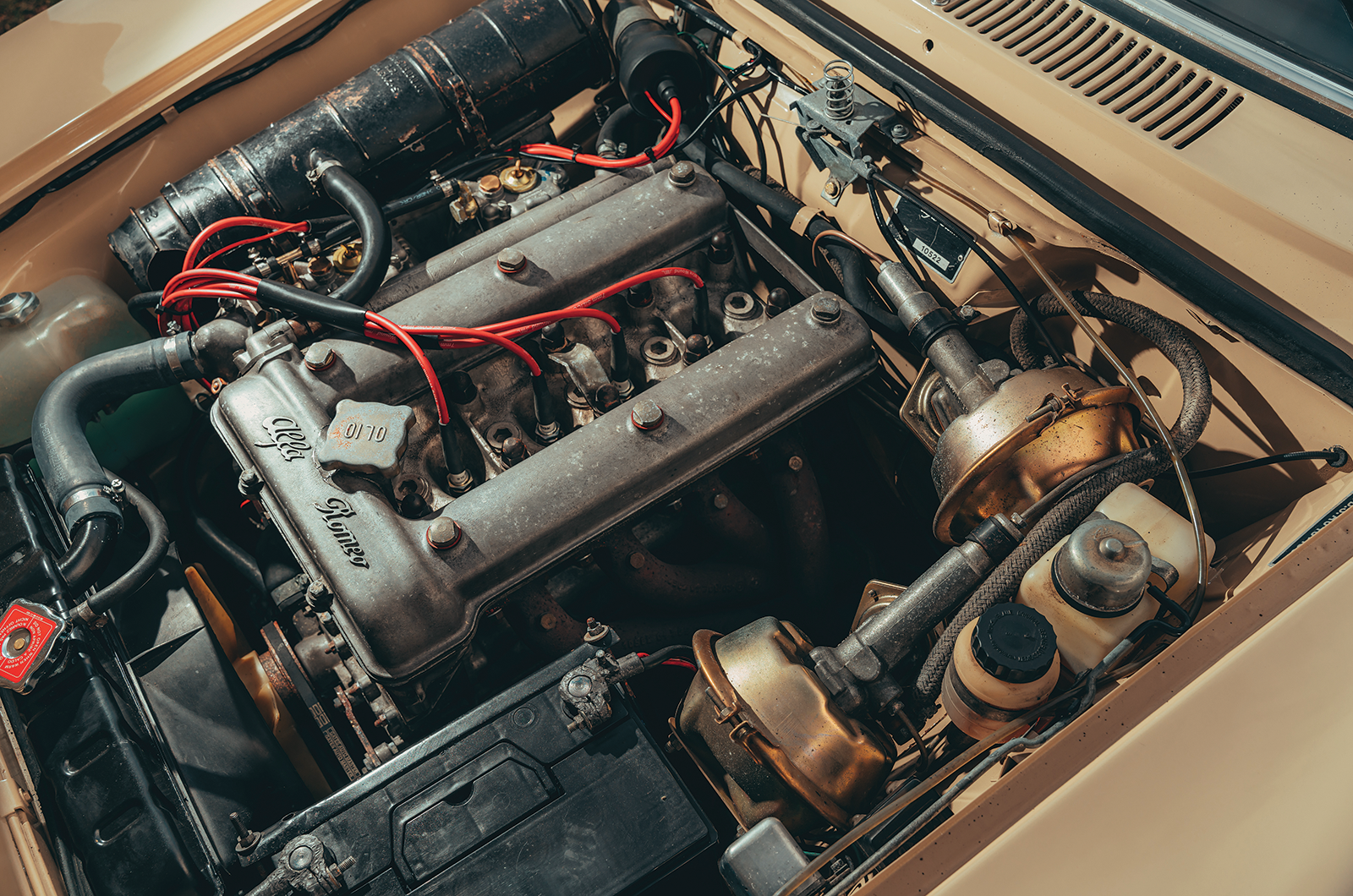 Classic & Sports Car – Ford Cortina II Lotus vs Alfa Romeo 2000 GTV: twin-cam tearaways