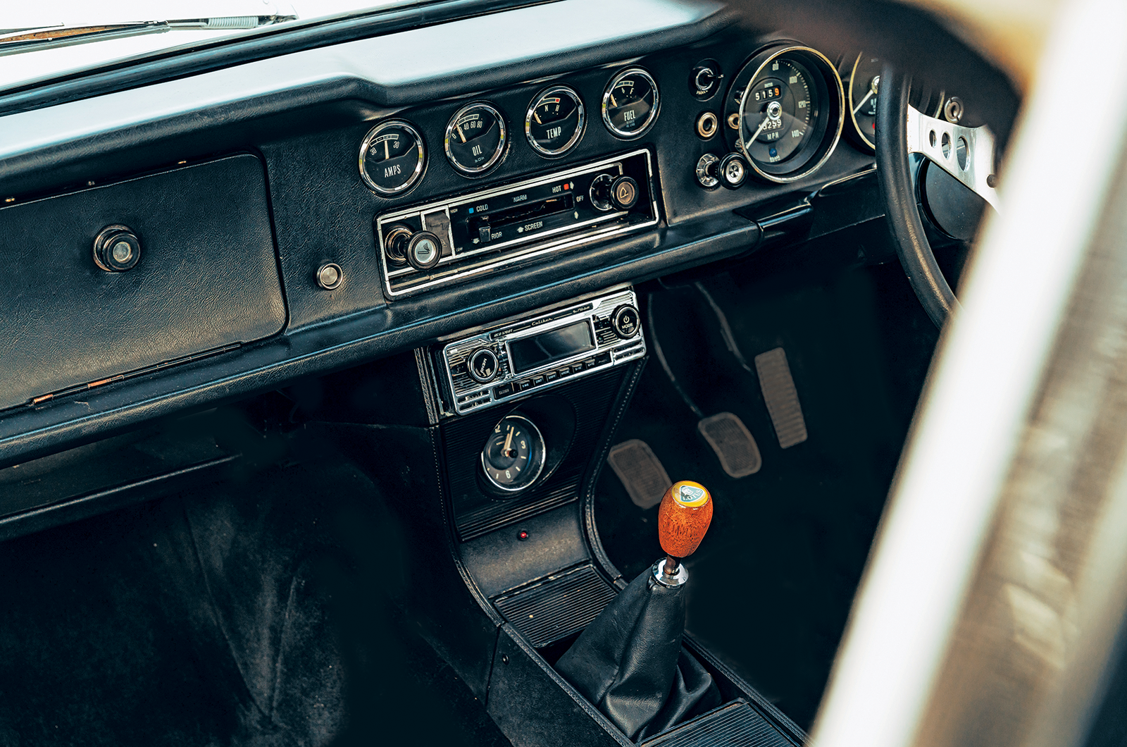 Classic & Sports Car – Ford Cortina II Lotus vs Alfa Romeo 2000 GTV: twin-cam tearaways