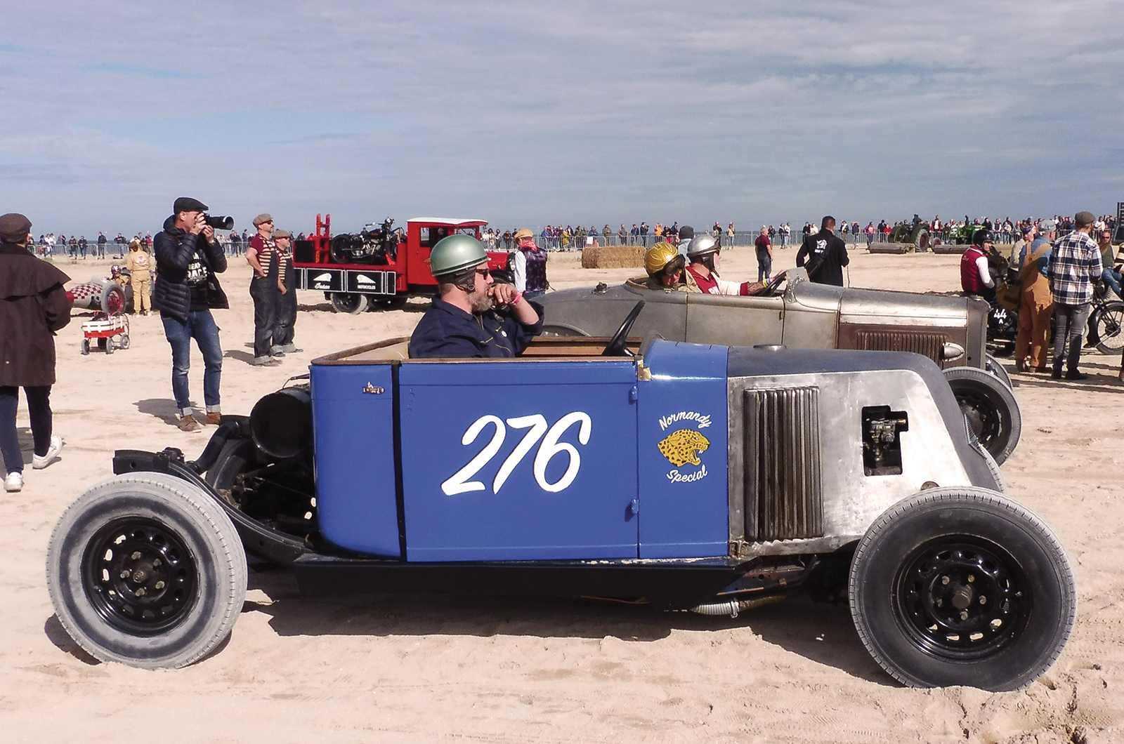 Classic & Sports Car – Normandy Beach Race: sun, sea, sand and speed