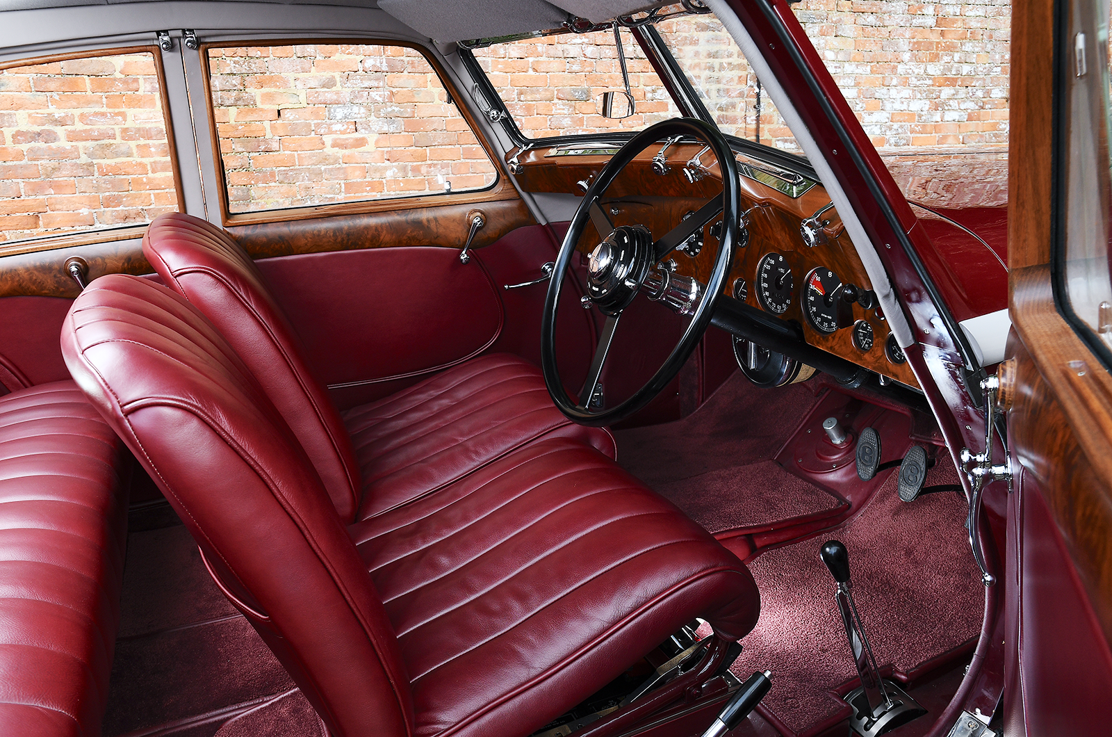 Classic & Sports Car – Bentley MkV Corniche: unique prototype reborn