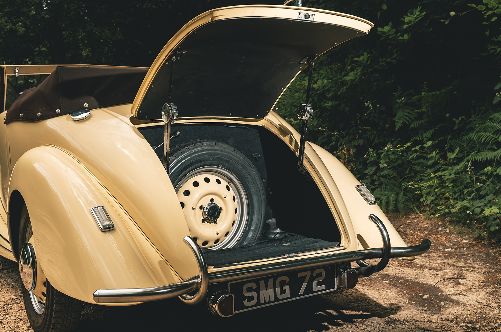 Classic & Sports Car – Bristol 400 drophead coupé: open season
