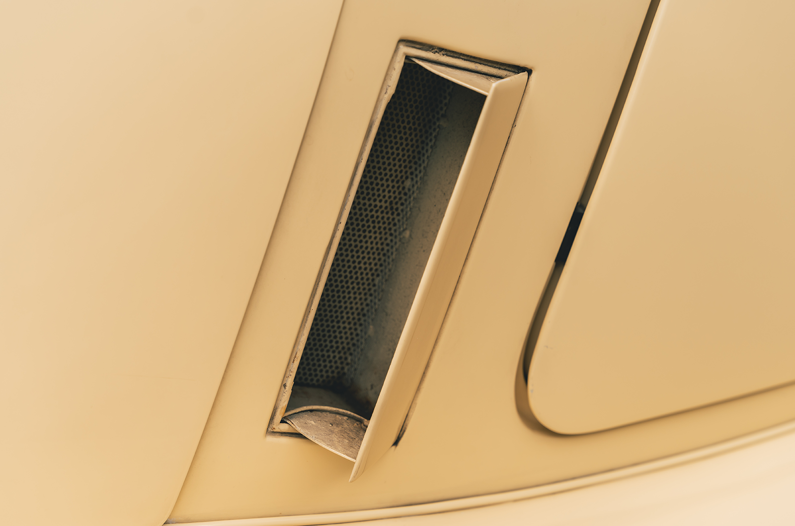 Classic & Sports Car – Bristol 400 drophead coupé: open season