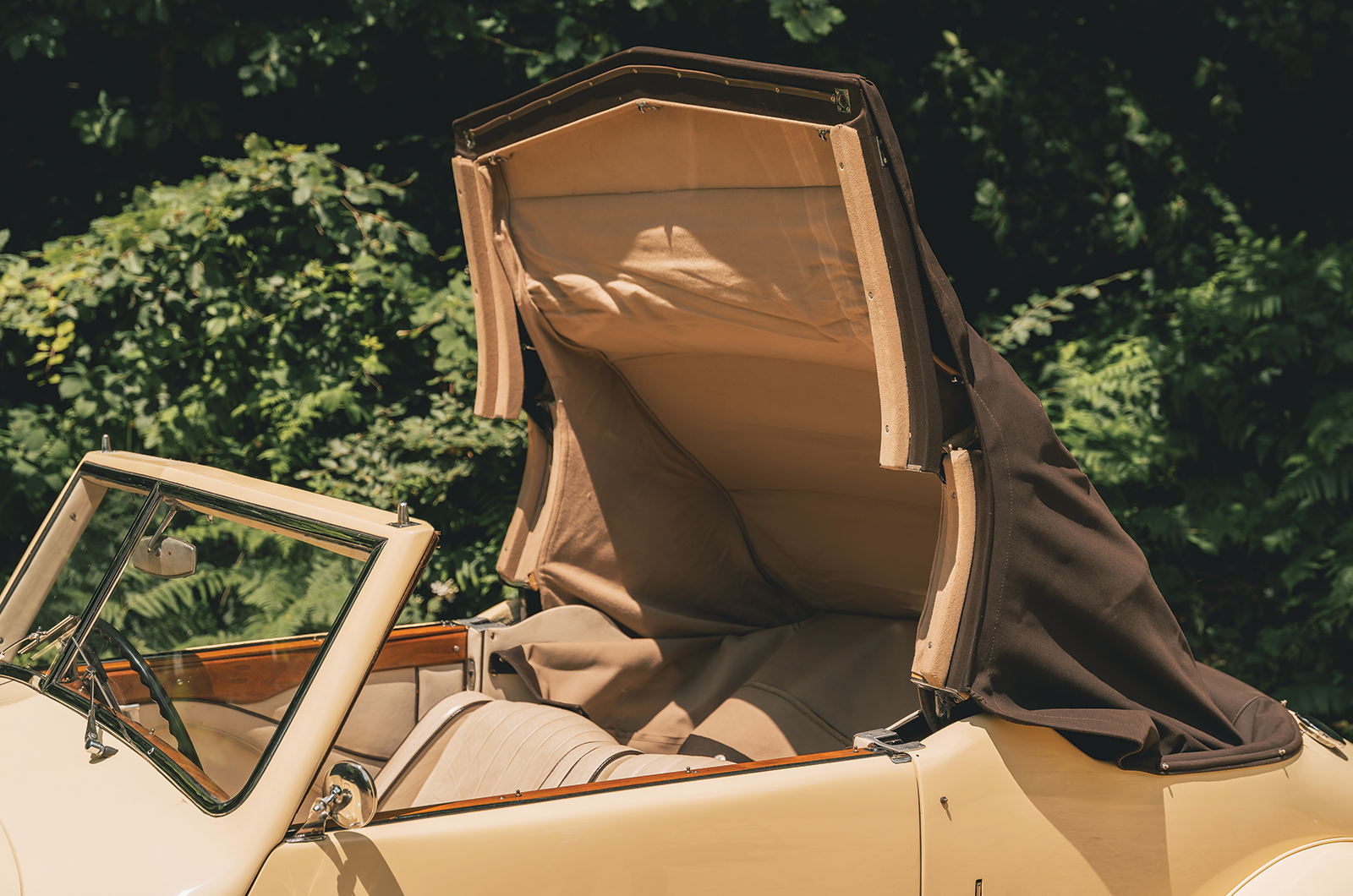 Classic & Sports Car – Bristol 400 drophead coupé: open season