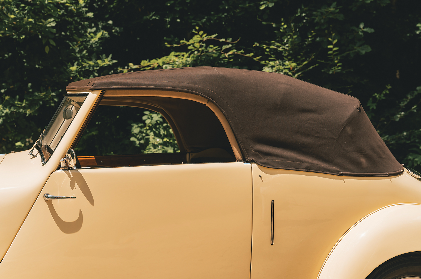 Classic & Sports Car – Bristol 400 drophead coupé: open season