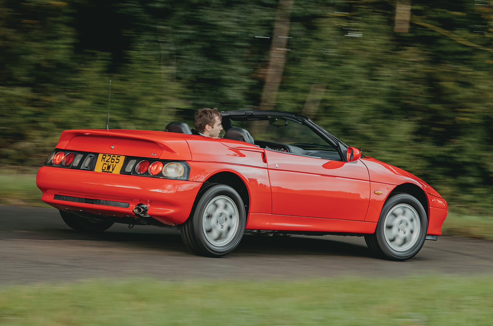 Classic & Sports Car – Lotus Elans vs Kia Elan: Hethel’s front-drive family