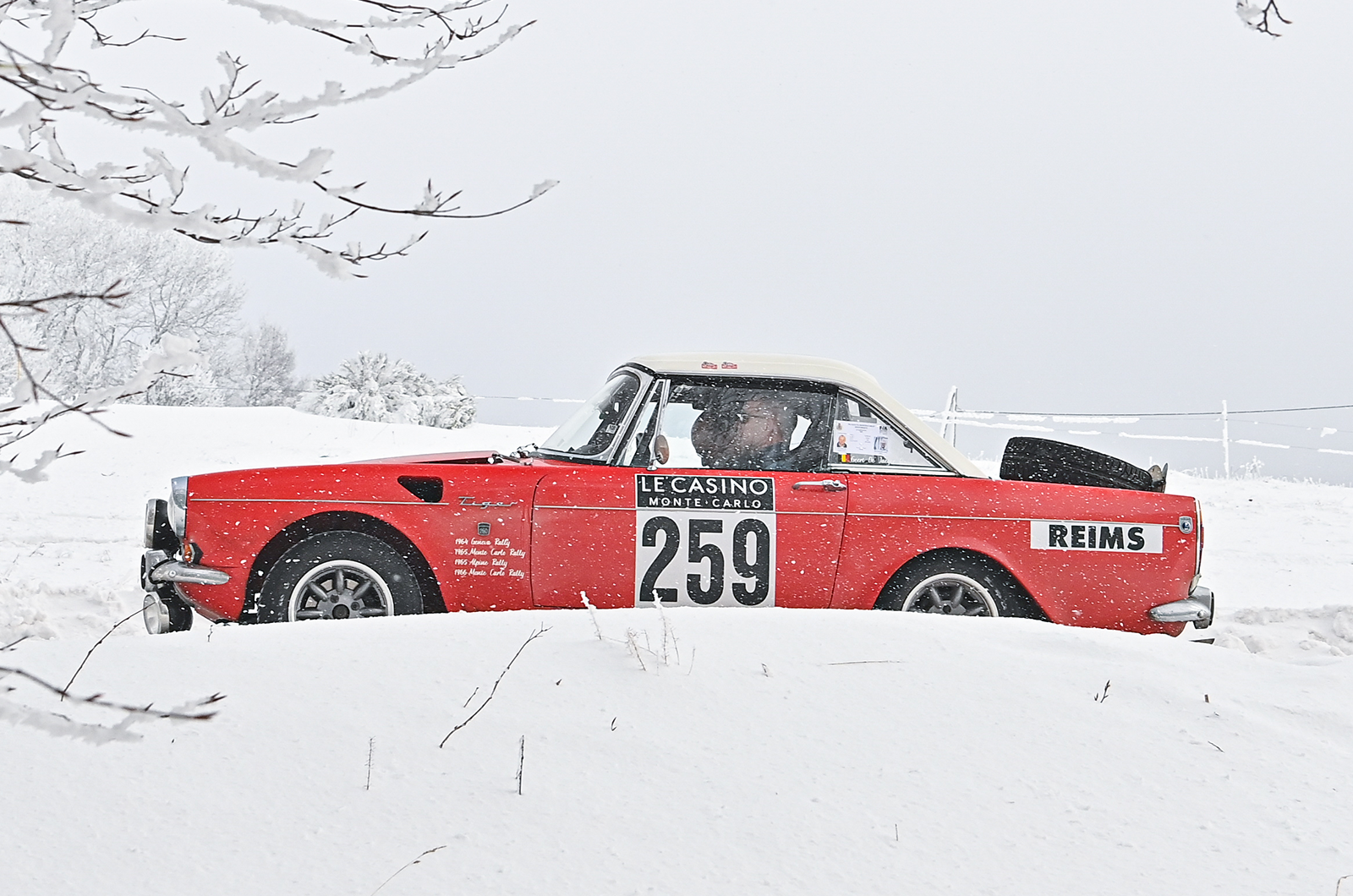 Classic & Sports Car – Sunbeam Tigers on the Rallye Monte-Carlo: Rootes reunion