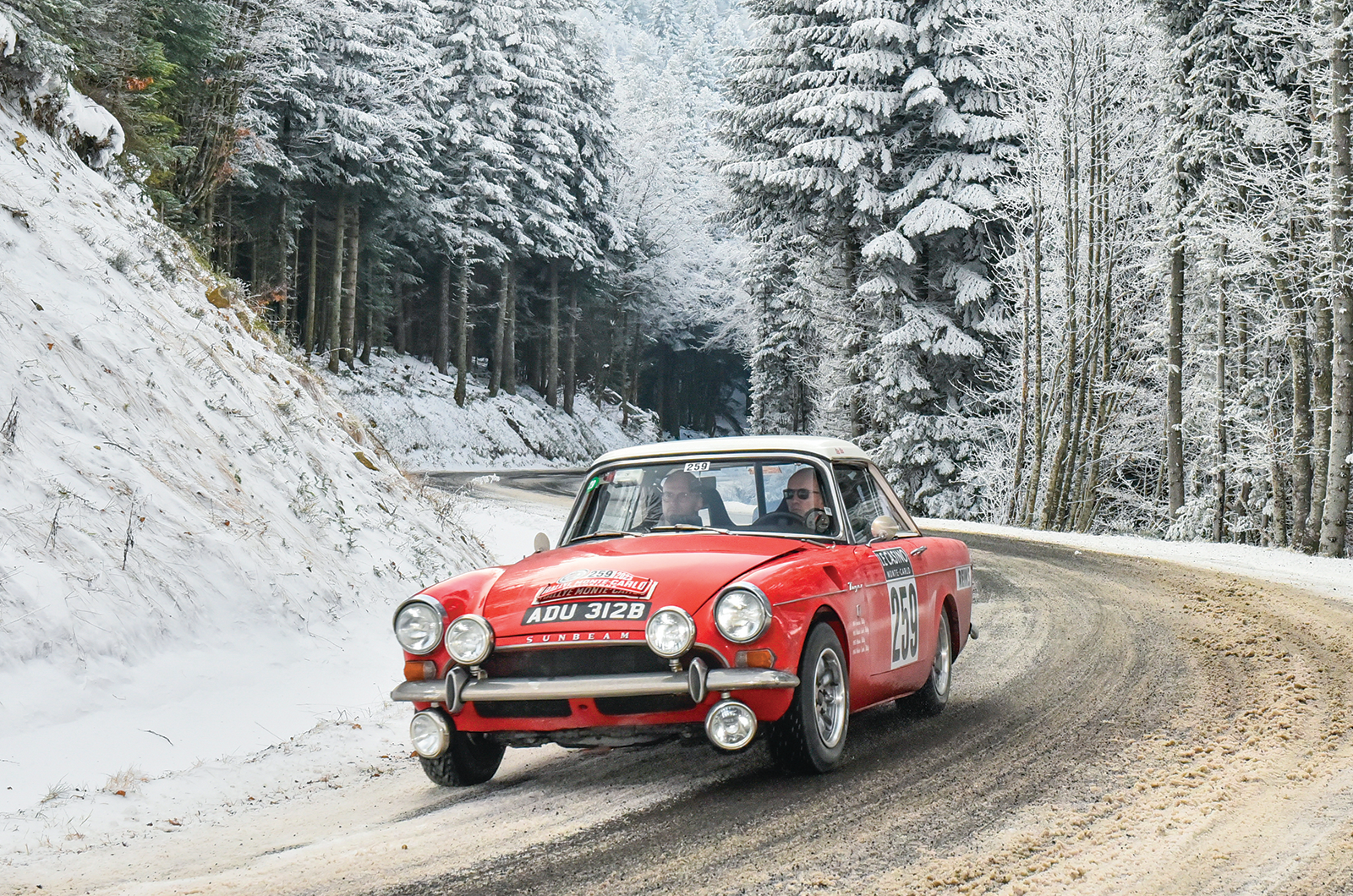 Classic & Sports Car – Sunbeam Tigers on the Rallye Monte-Carlo: Rootes reunion