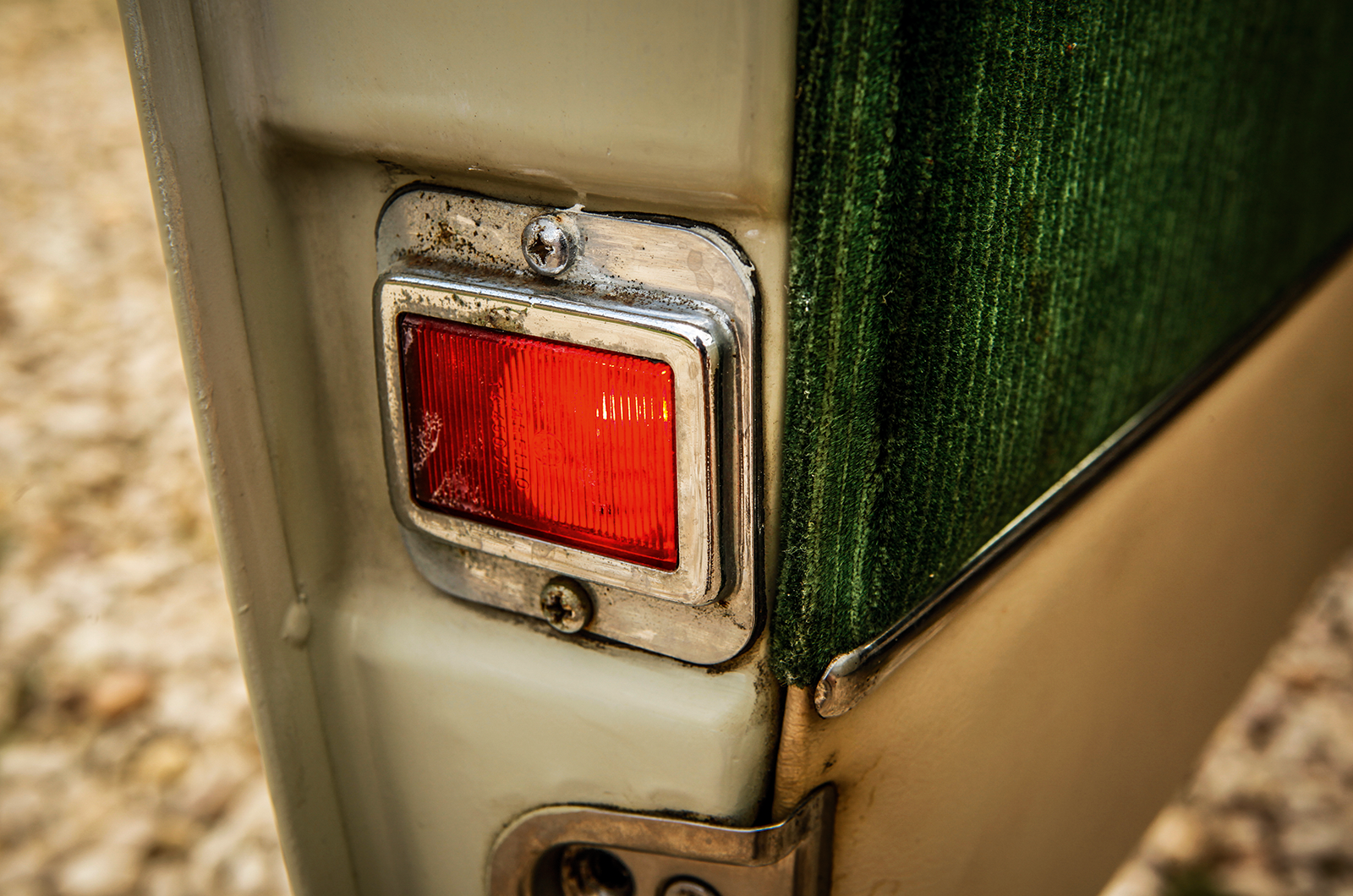 Classic & Sports Car – Triumph 2500PI vs Citroën DS23 vs Lancia 2000IE: fuel for thought