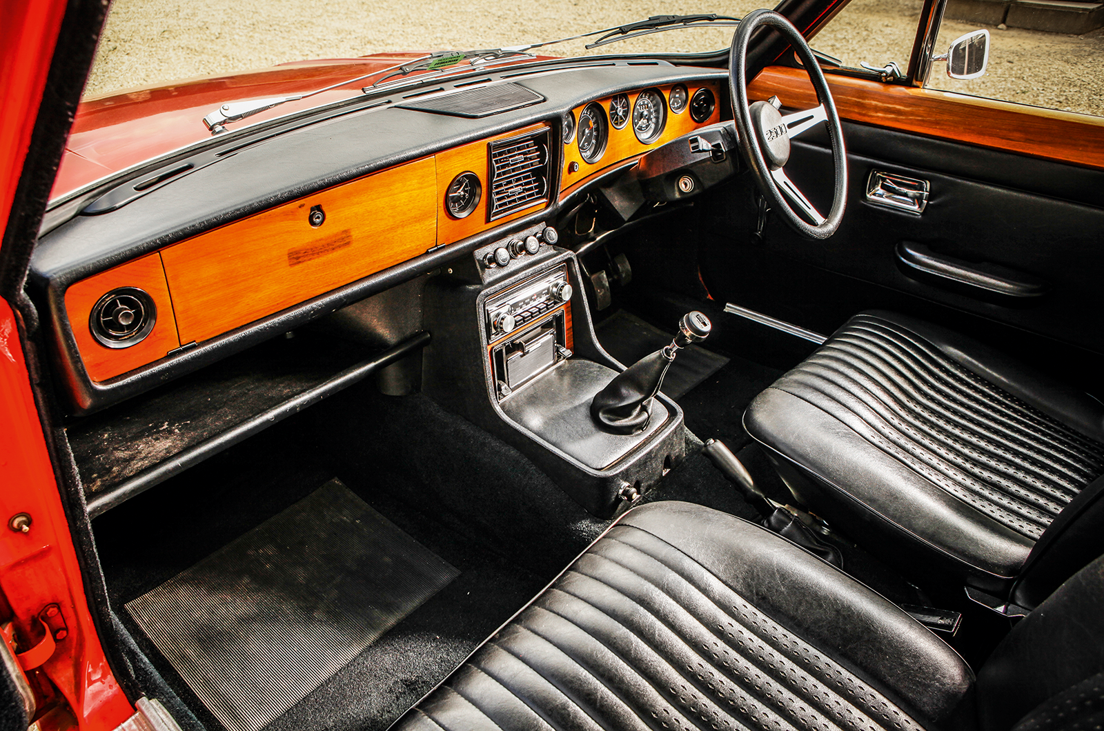 Classic & Sports Car – Triumph 2500PI vs Citroën DS23 vs Lancia 2000IE: fuel for thought