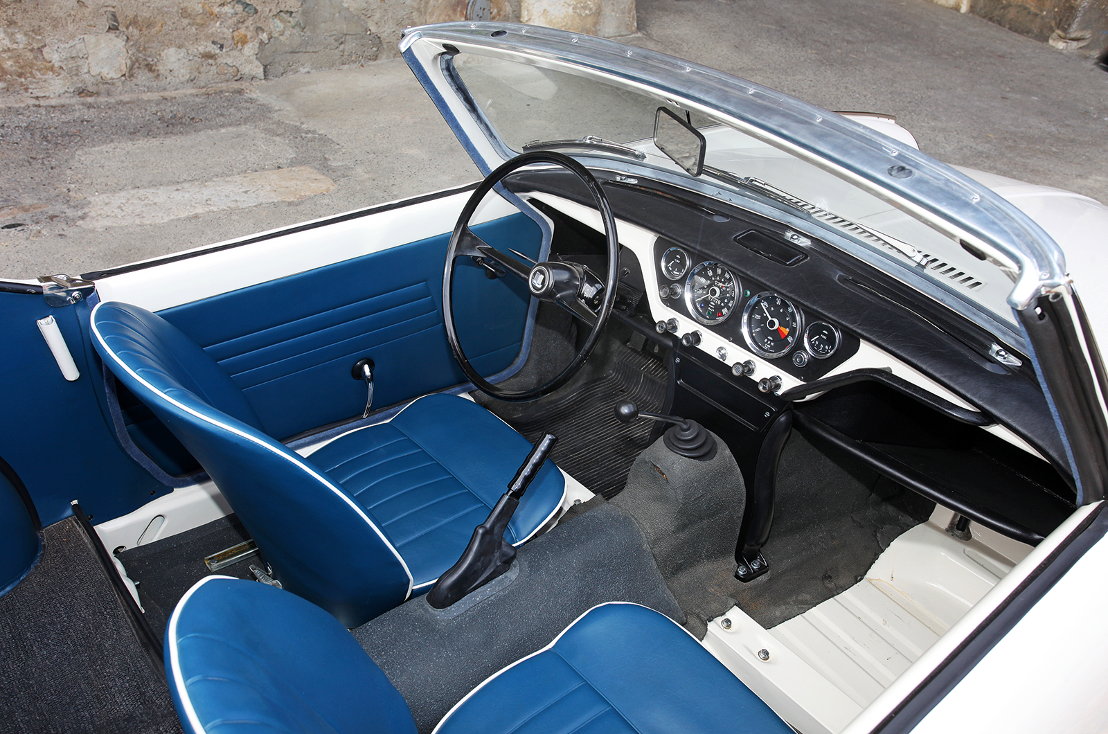 Classic & Sports Car – Triumph Spitfire Mk1: Alpine adventure