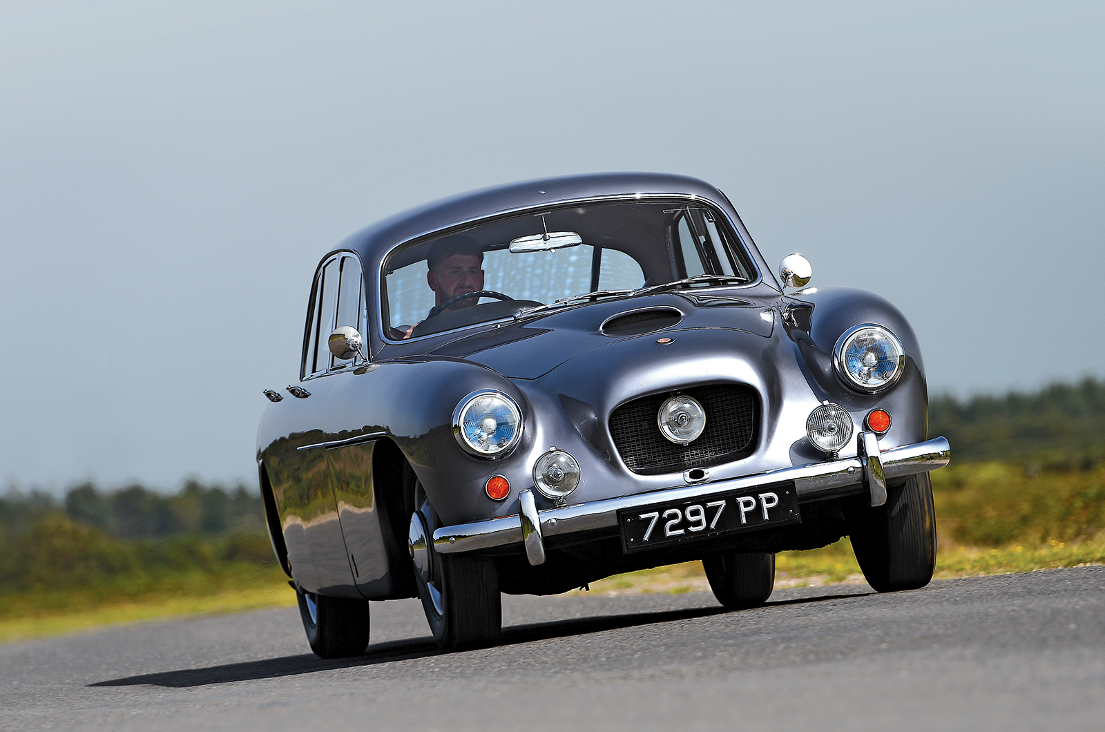 Classic & Sports Car – Bristol 405 vs Lancia Aurelia B10: focus on the finer things
