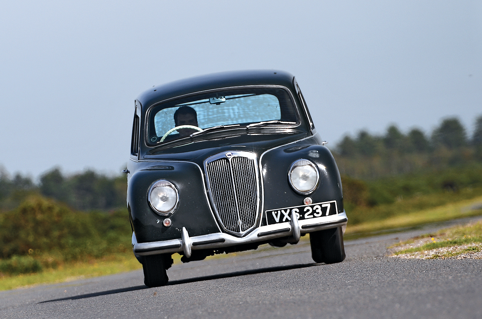 Classic & Sports Car – Bristol 405 vs Lancia Aurelia B10: focus on the finer things