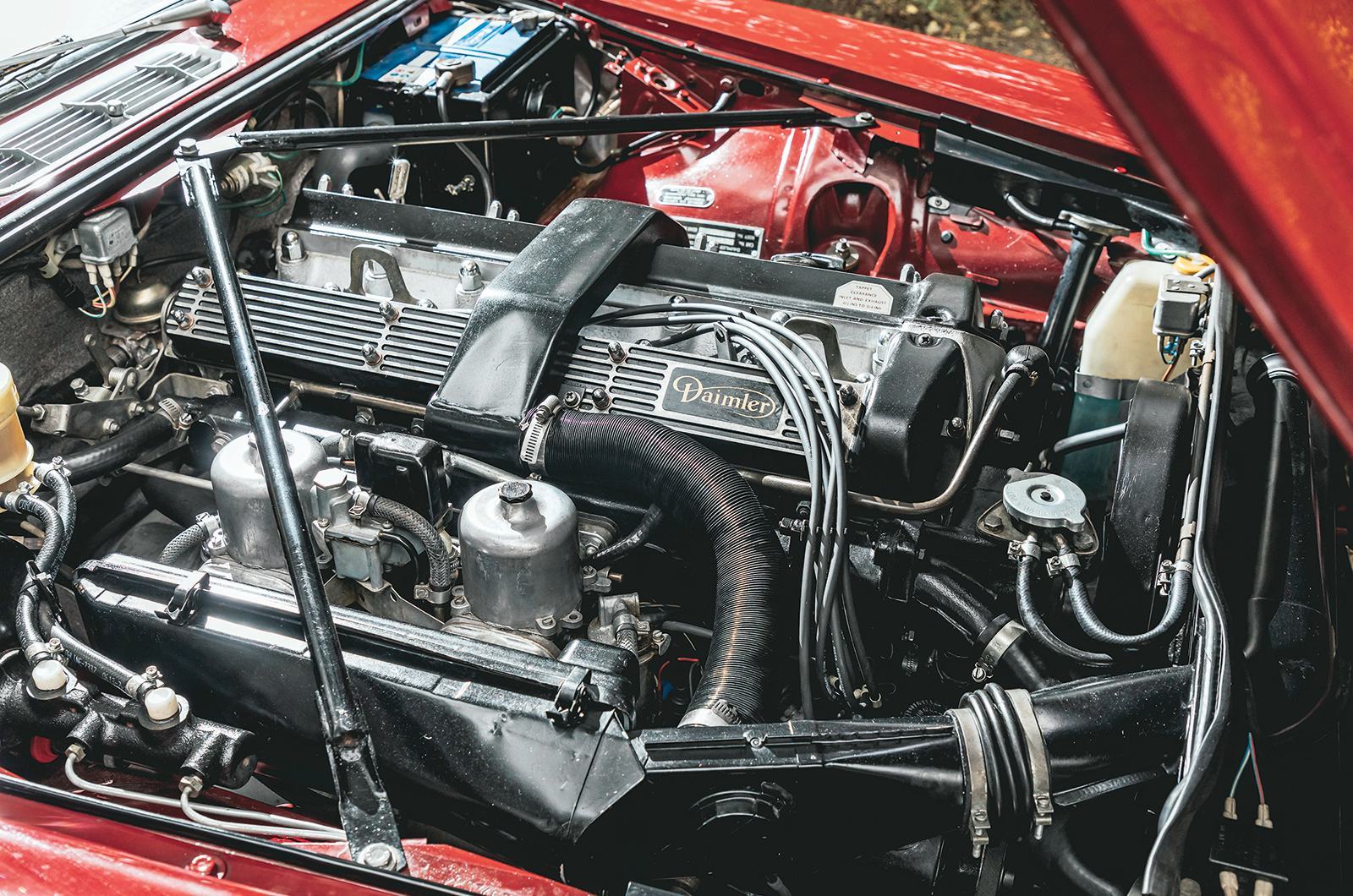 Classic & Sports Car – Daimler Sovereign vs Peugeot 604: cross-Channel showdown