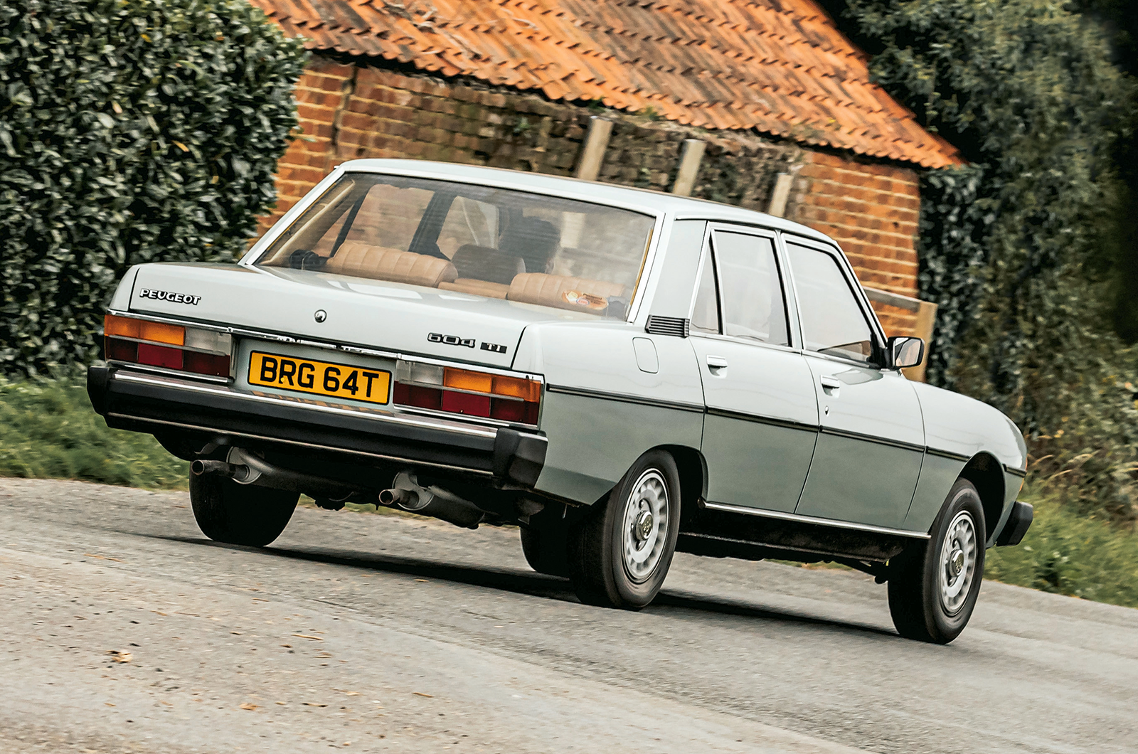 Classic & Sports Car – Daimler Sovereign vs Peugeot 604: cross-Channel showdown