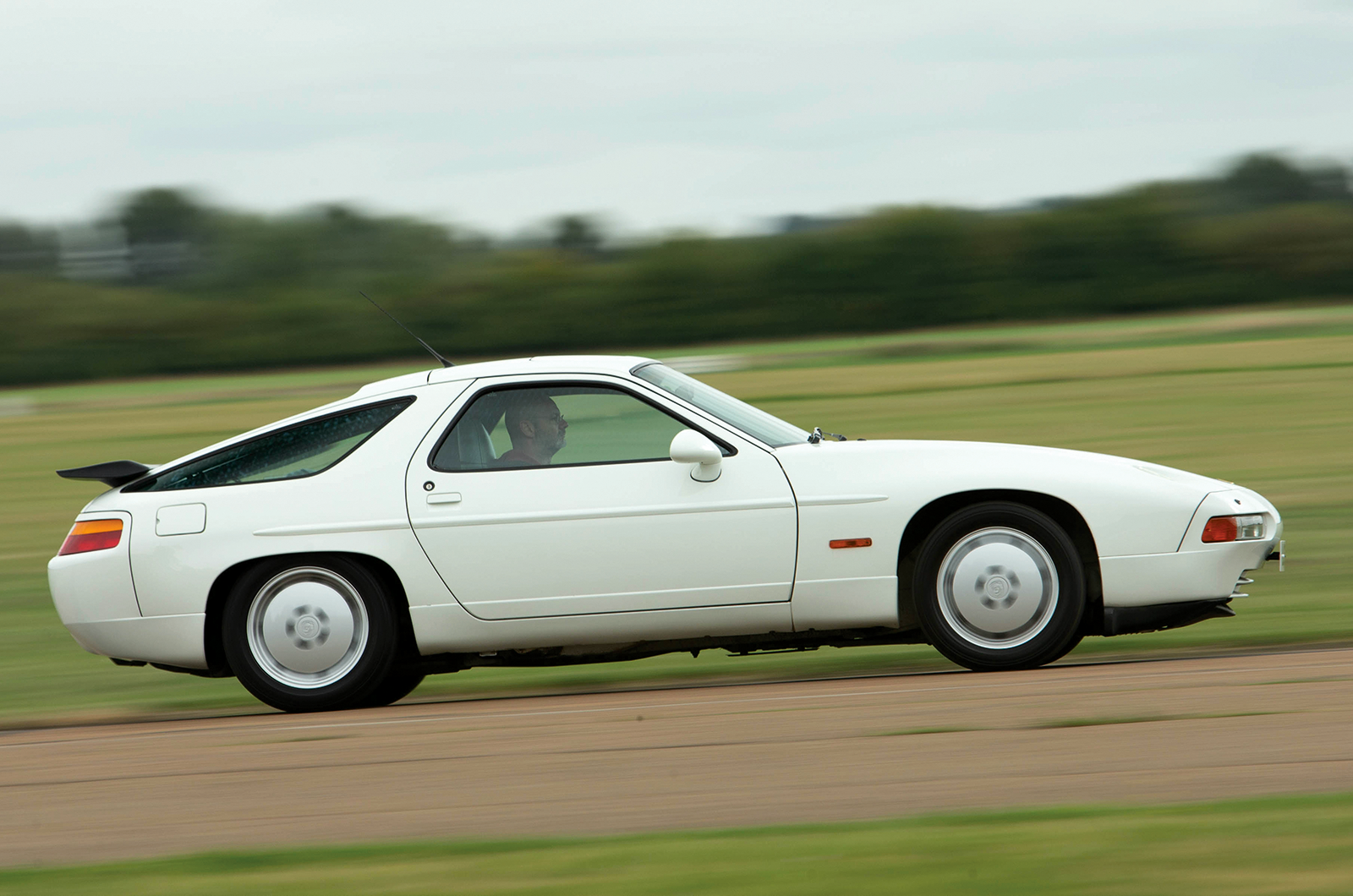 Classic & Sports Car – European Car of the Year at 60