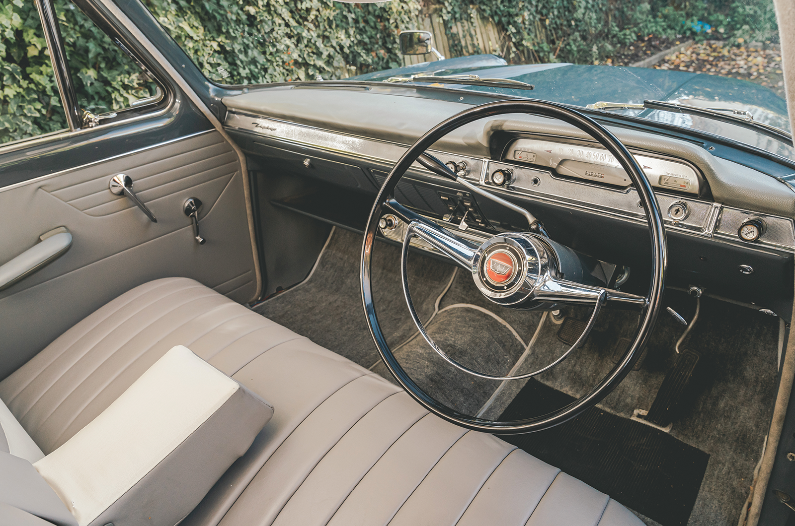 Classic & Sports Car – Ford Zephyr MkII Farnham estate: getting the wagon rolling