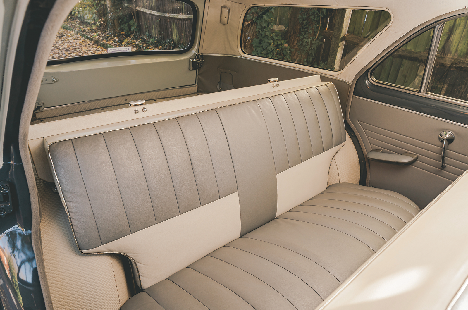 Classic & Sports Car – Ford Zephyr MkII Farnham estate: getting the wagon rolling