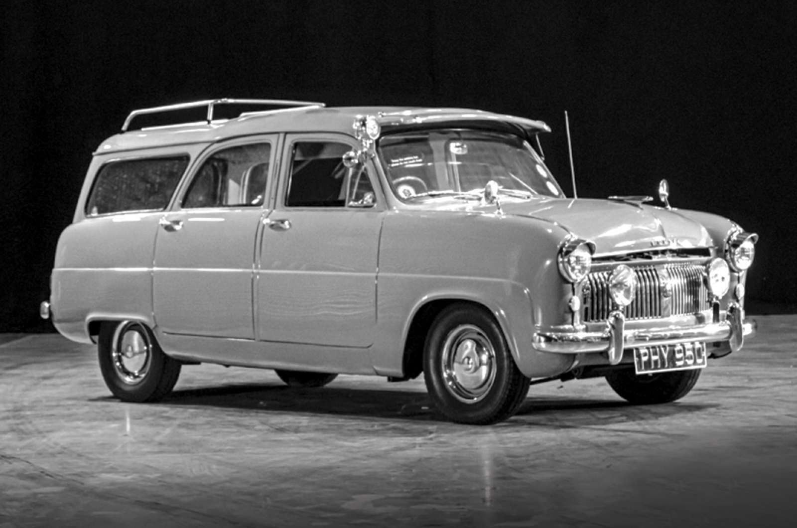 Classic & Sports Car – Ford Zephyr MkII Farnham estate: getting the wagon rolling