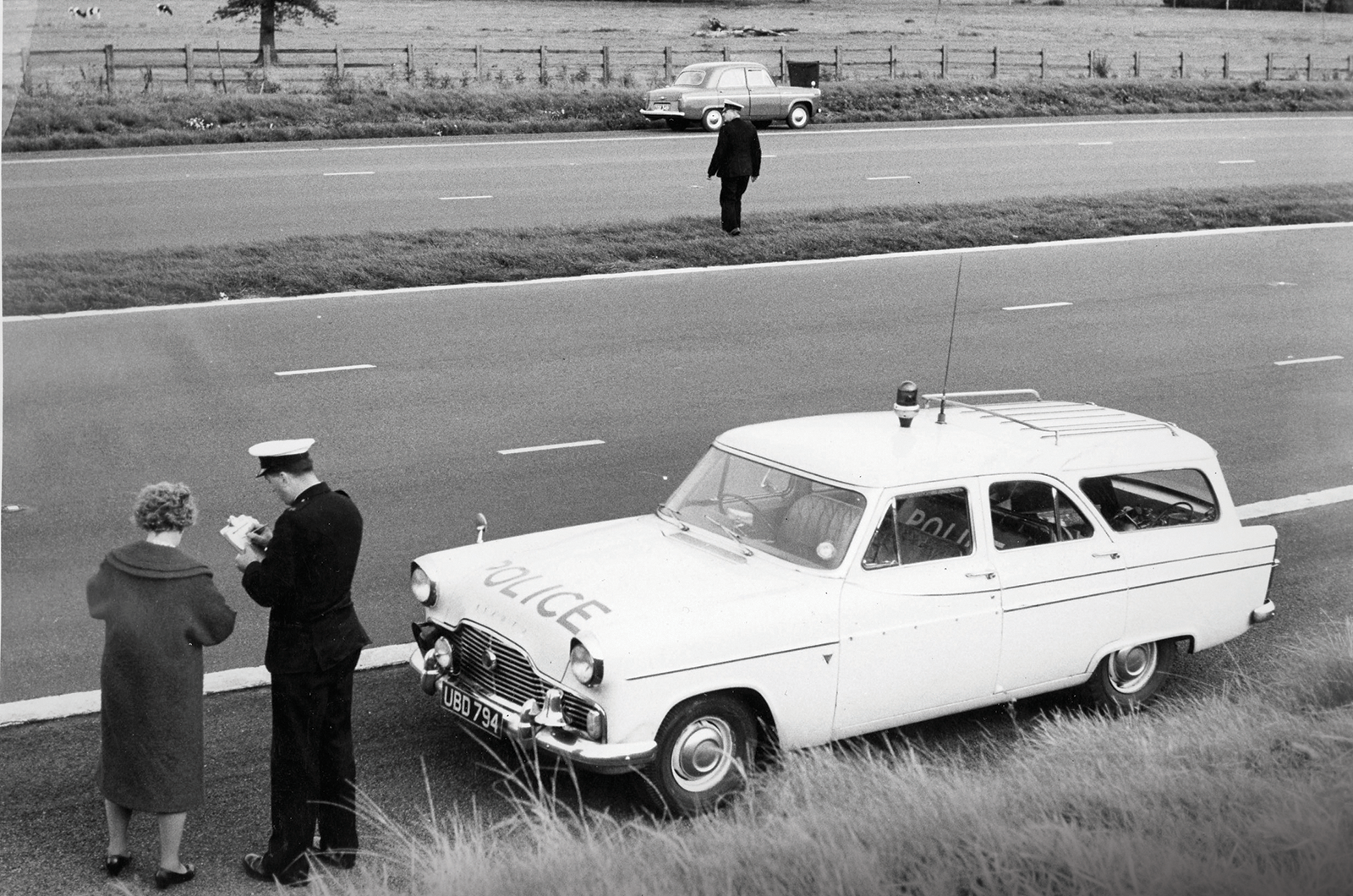 Classic & Sports Car – Ford Zephyr MkII Farnham estate: getting the wagon rolling