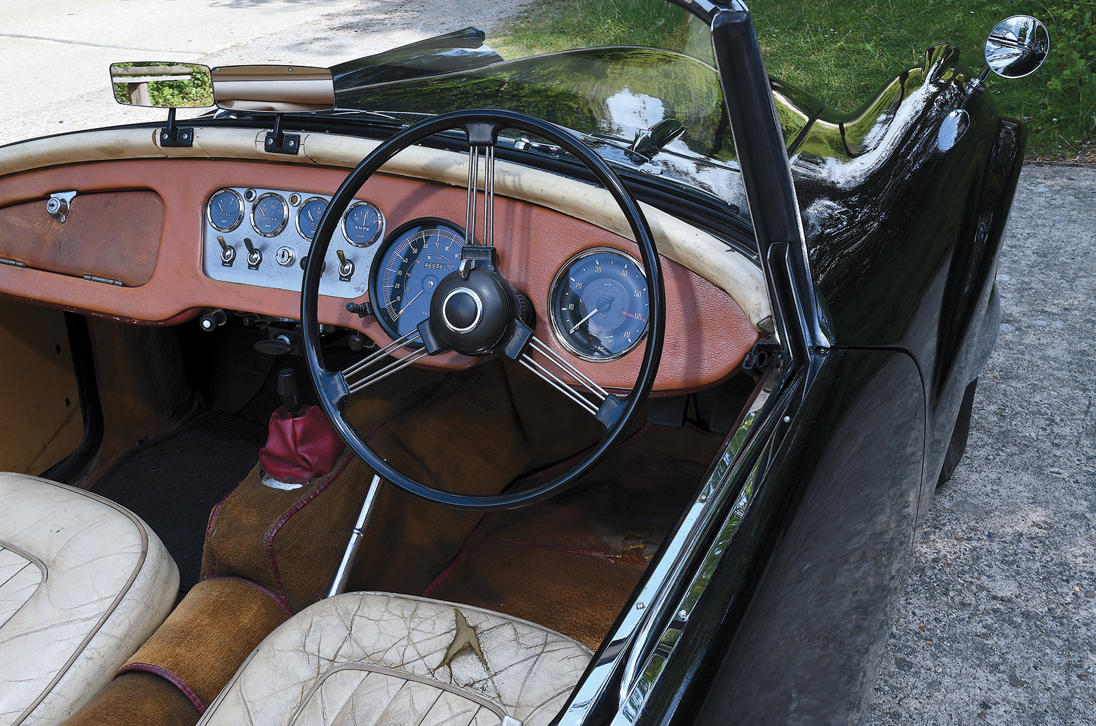 Classic & Sports Car – MGA vs Daimler SP250: high-speed policing