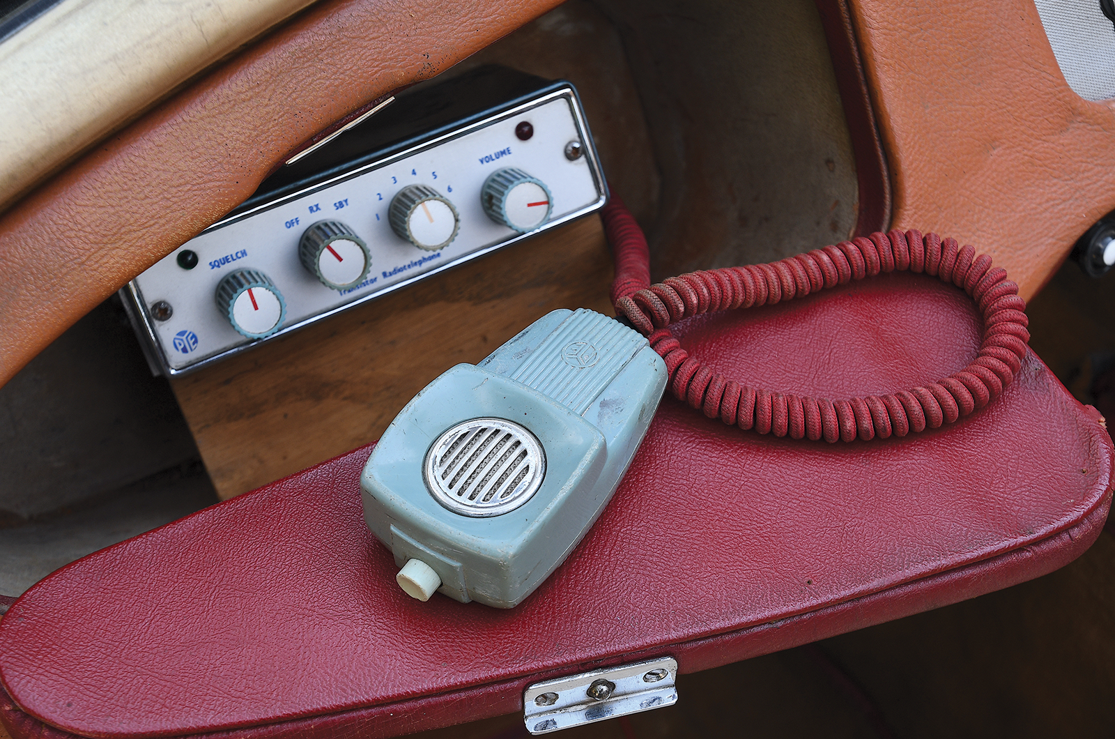 Classic & Sports Car – MGA vs Daimler SP250: high-speed policing