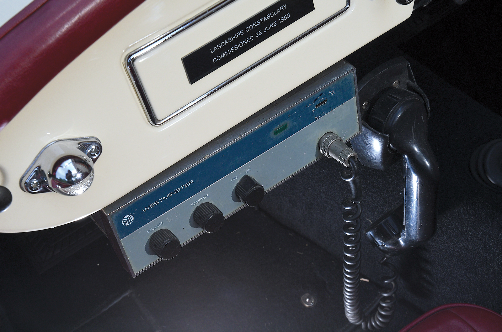 Classic & Sports Car – MGA vs Daimler SP250: high-speed policing