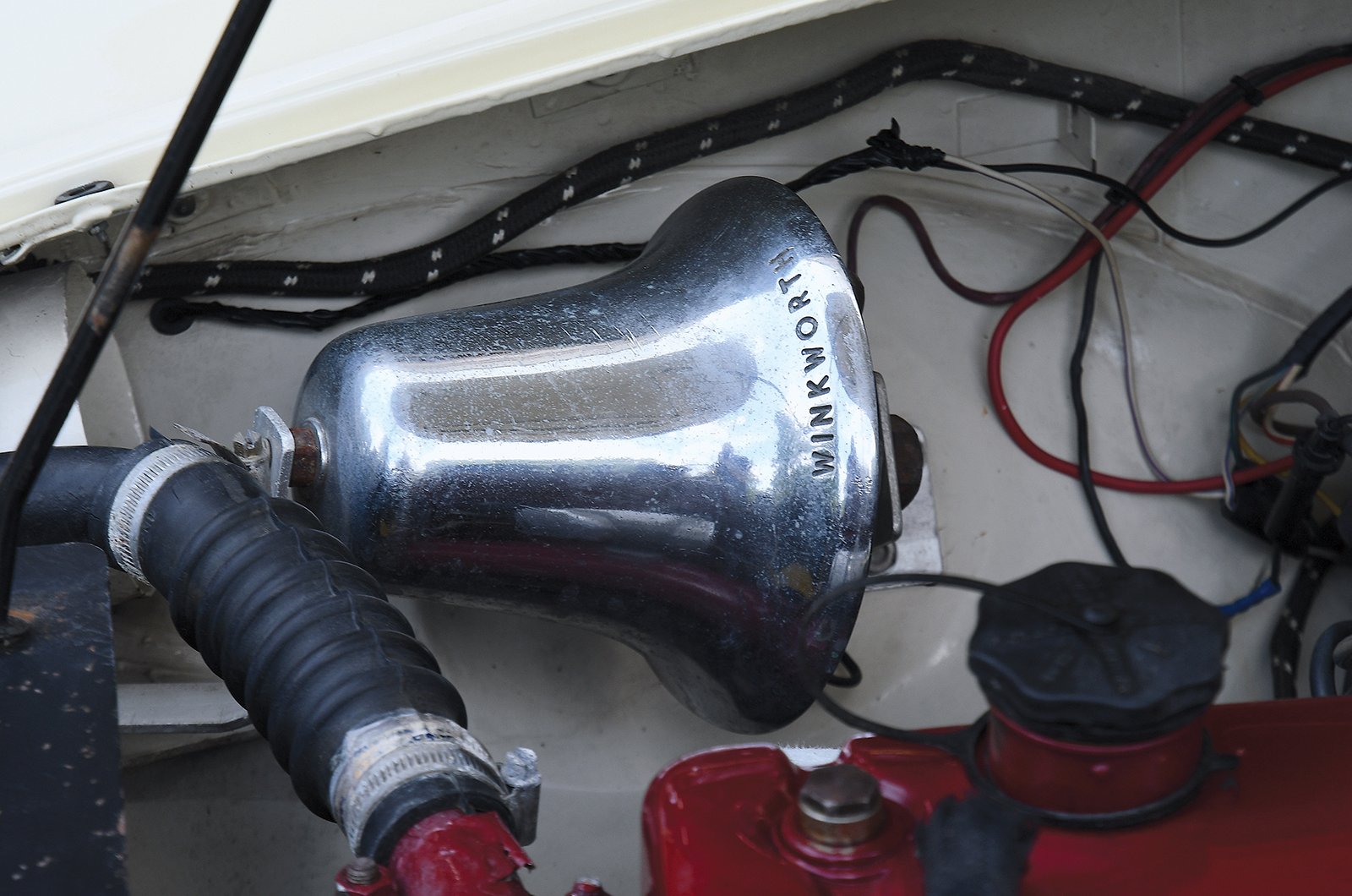 Classic & Sports Car – MGA vs Daimler SP250: high-speed policing