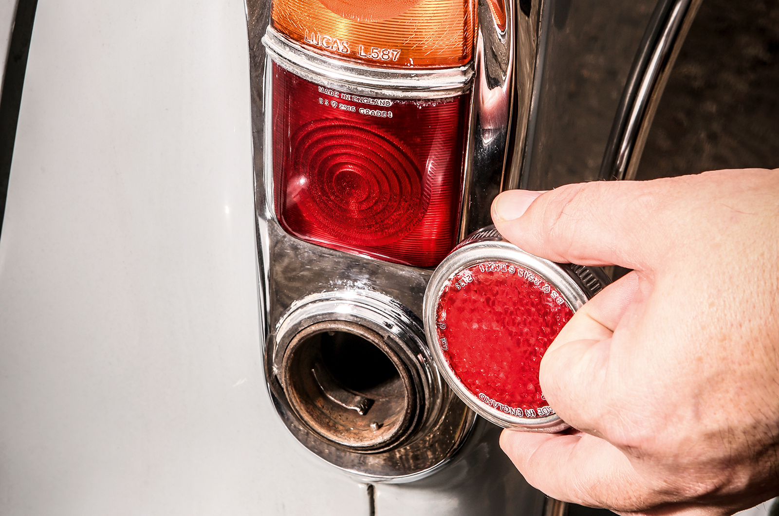 Classic & Sports Car – Standard Vanguard Sportsman vs Humber Hawk: Coventry’s middle class