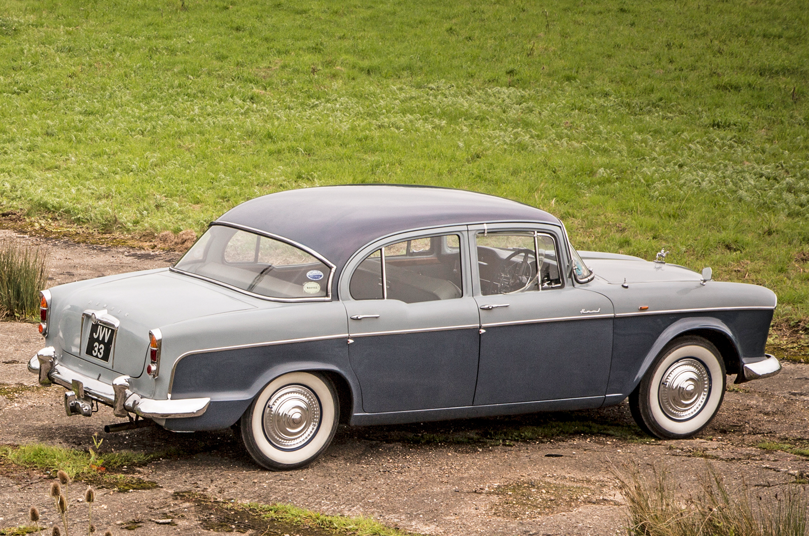 Classic & Sports Car – Standard Vanguard Sportsman vs Humber Hawk: Coventry’s middle class