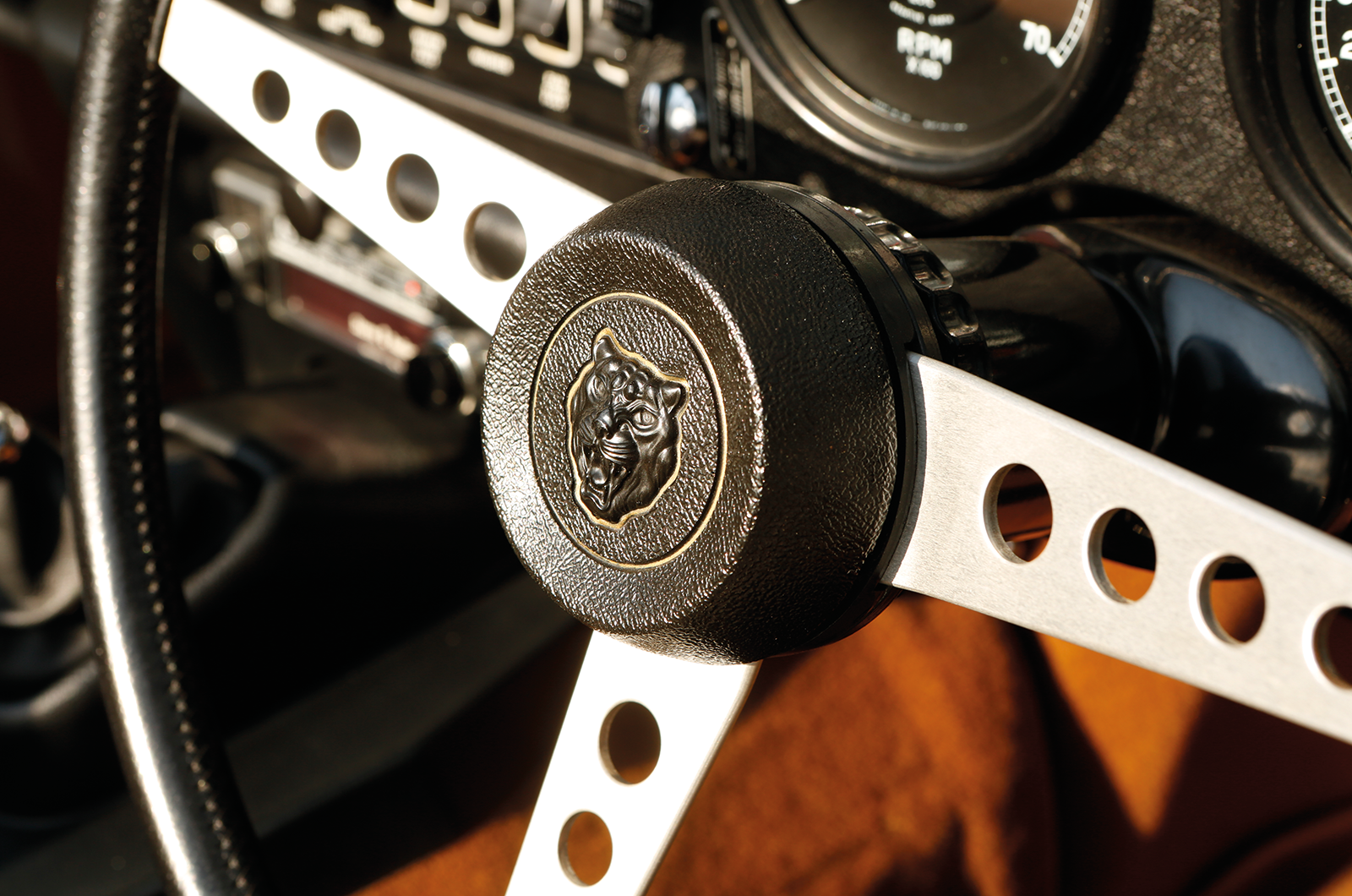 Classic & Sports Car – Jaguar E-type V12: return of the silent sports car