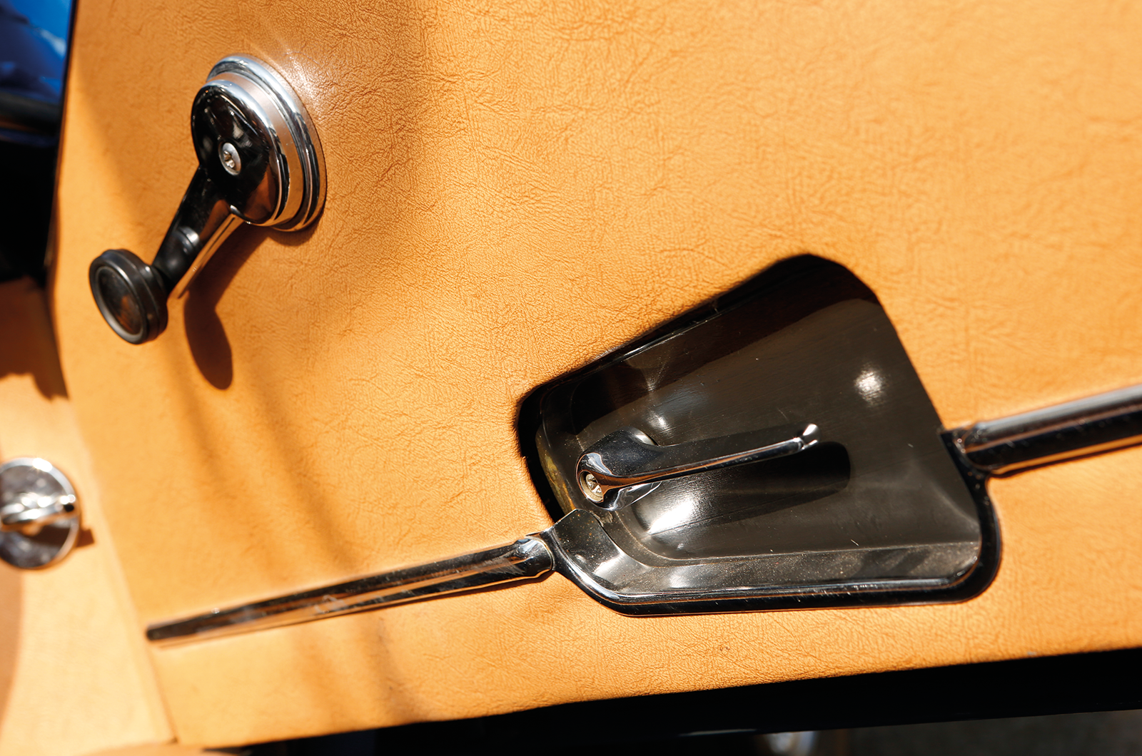 Classic & Sports Car – Jaguar E-type V12: return of the silent sports car