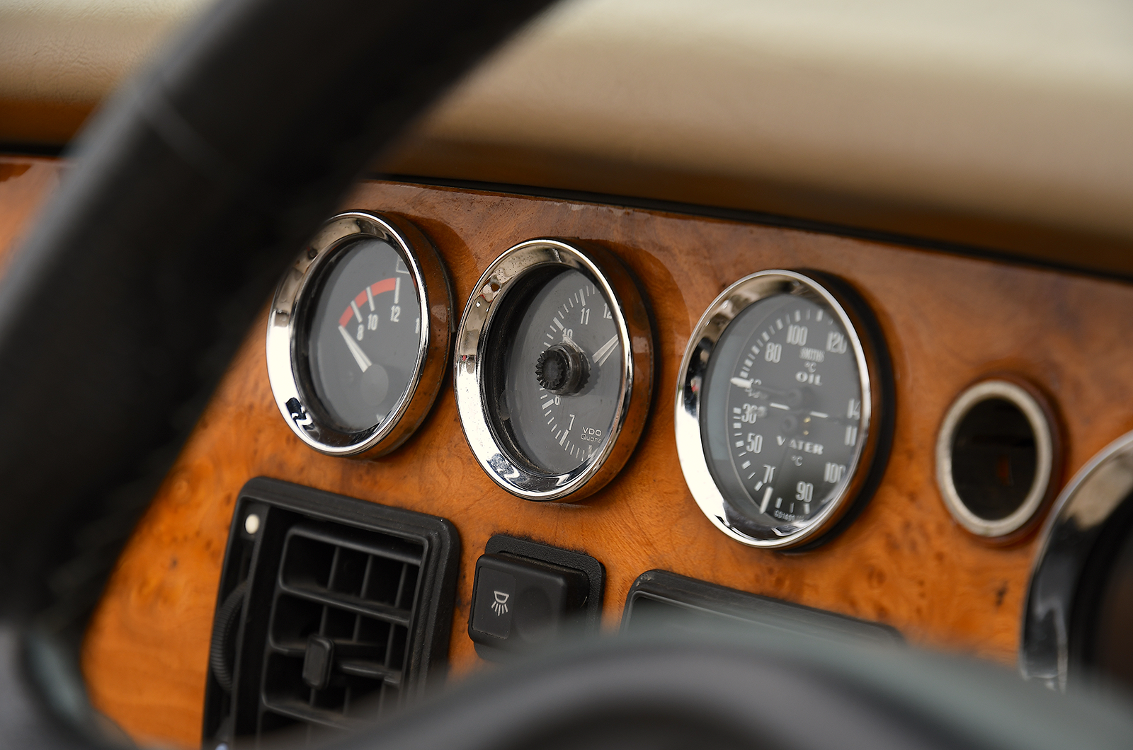 Classic & Sports Car – MG RV8 vs TVR Griffith vs Marcos Mantara: power to the people