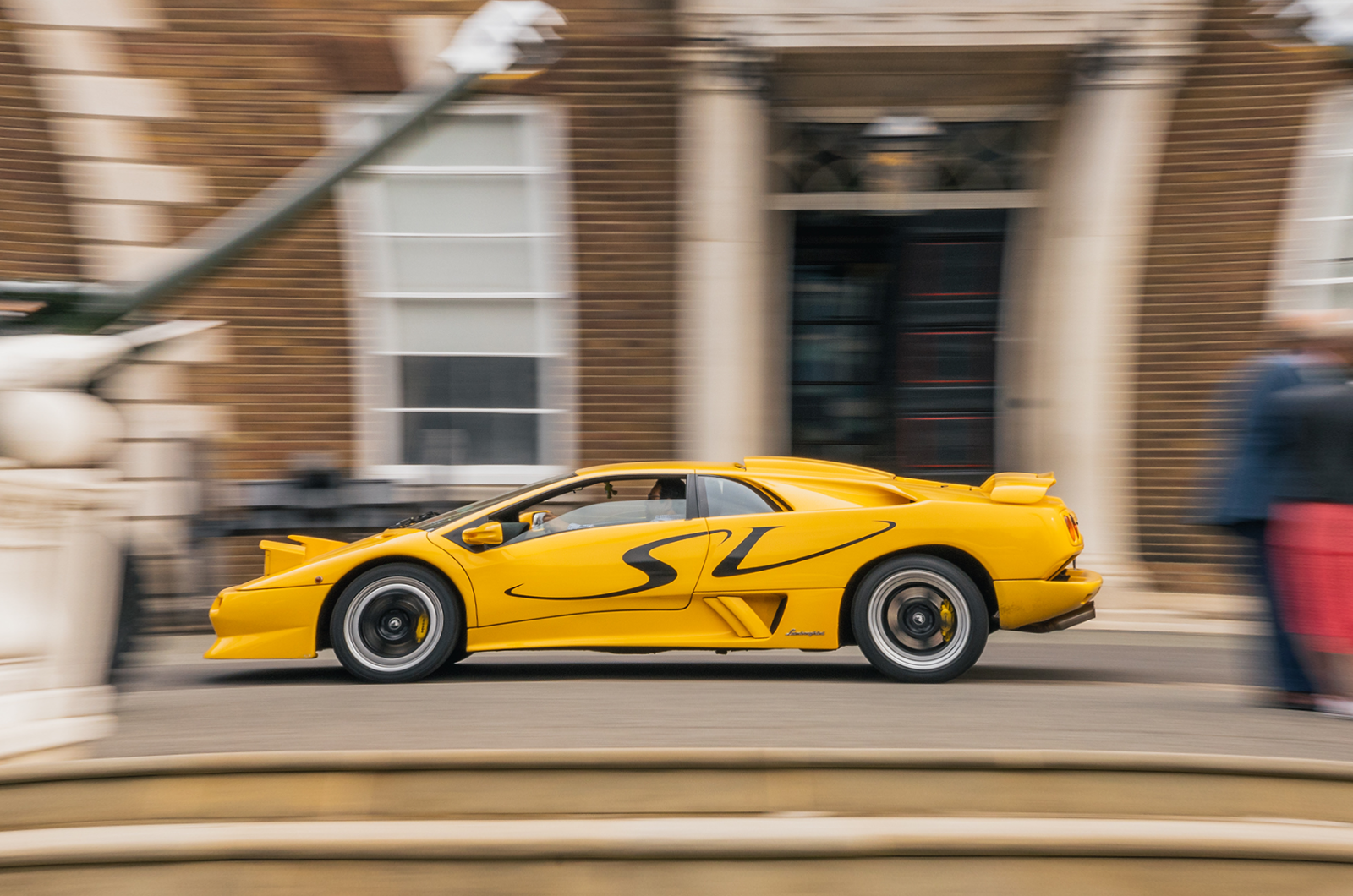 Classic & Sports Car – V12 greats set for London Concours showcase