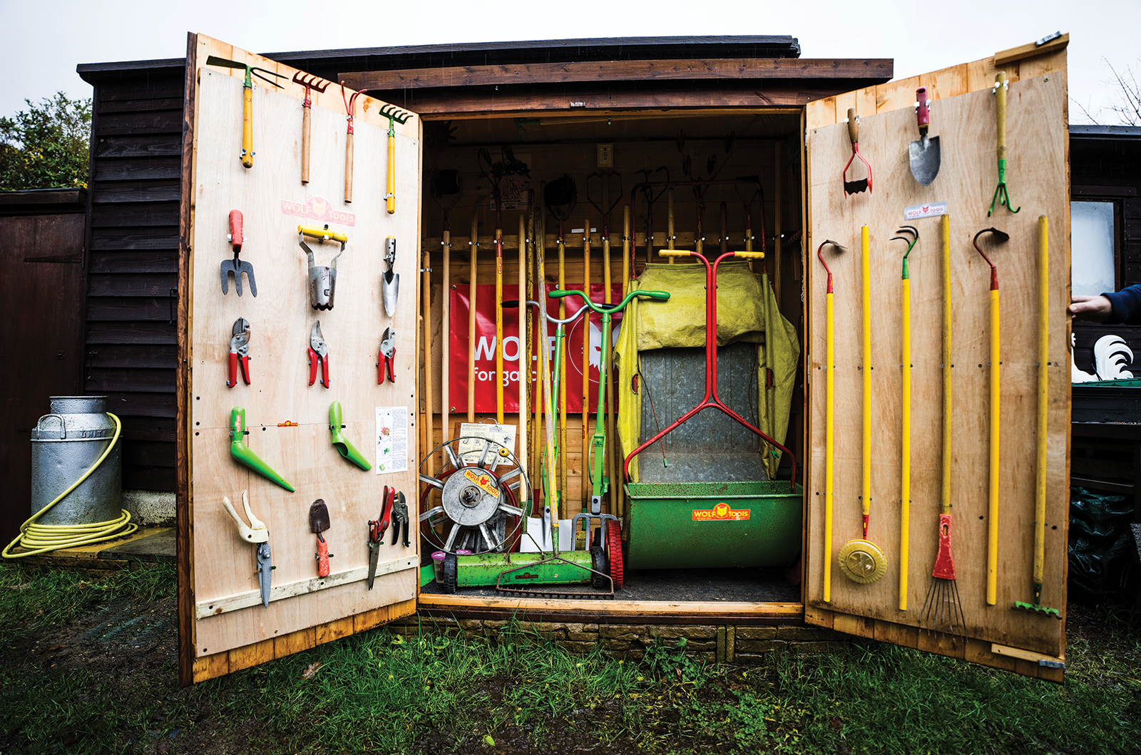 Classic & Sports Car – Also in my garage: vintage gardening gear