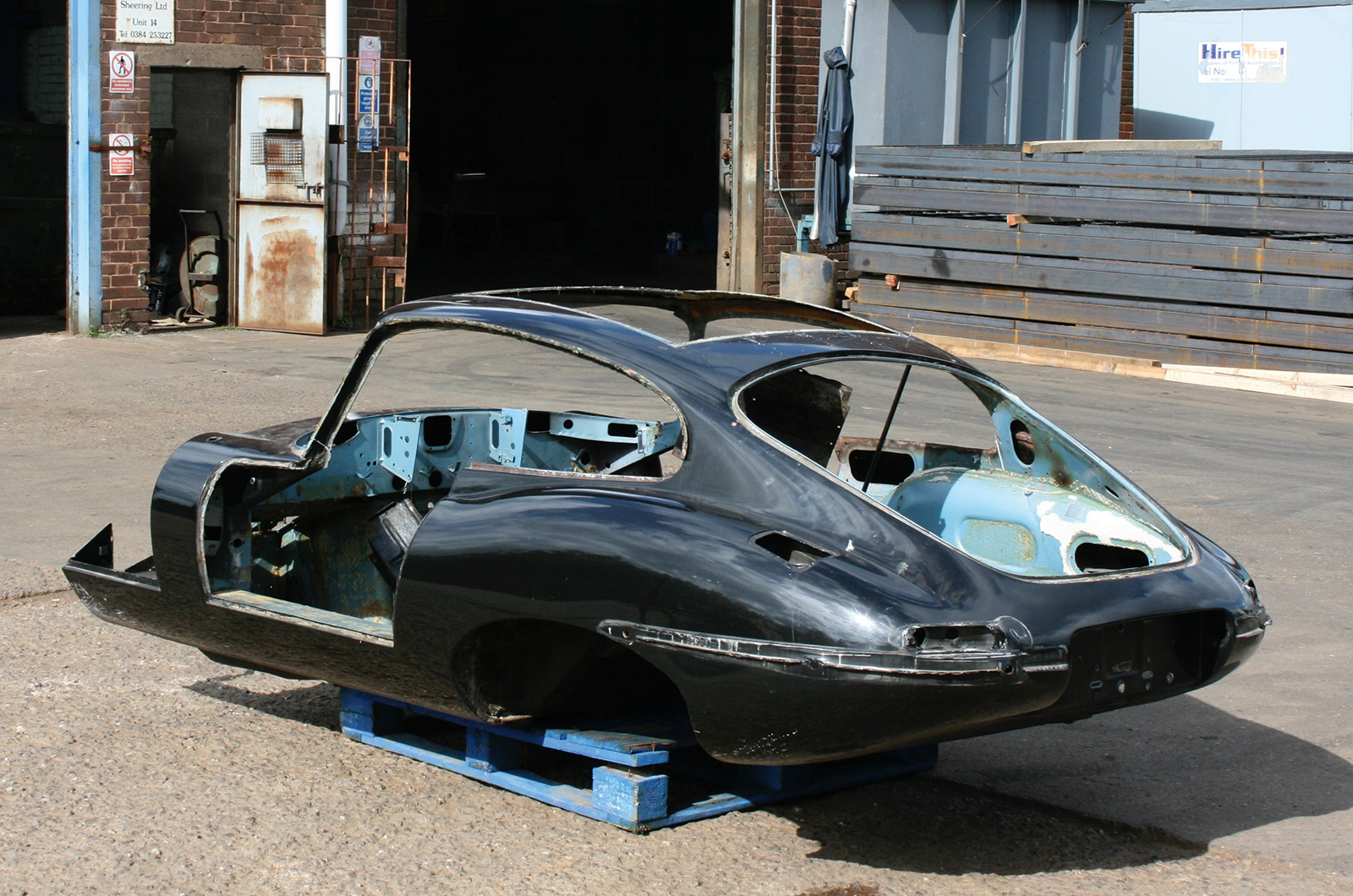 Classic & Sports Car – Jaguar E-type restoration: in at the deep end