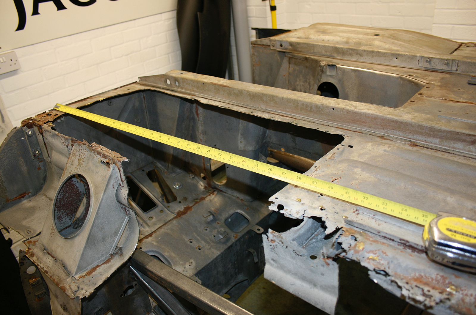 Classic & Sports Car – Jaguar E-type restoration: in at the deep end