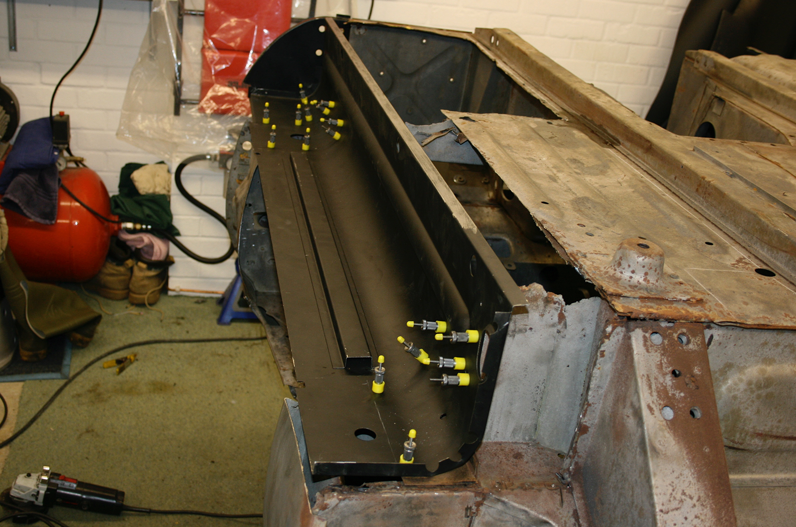 Classic & Sports Car – Jaguar E-type restoration: in at the deep end