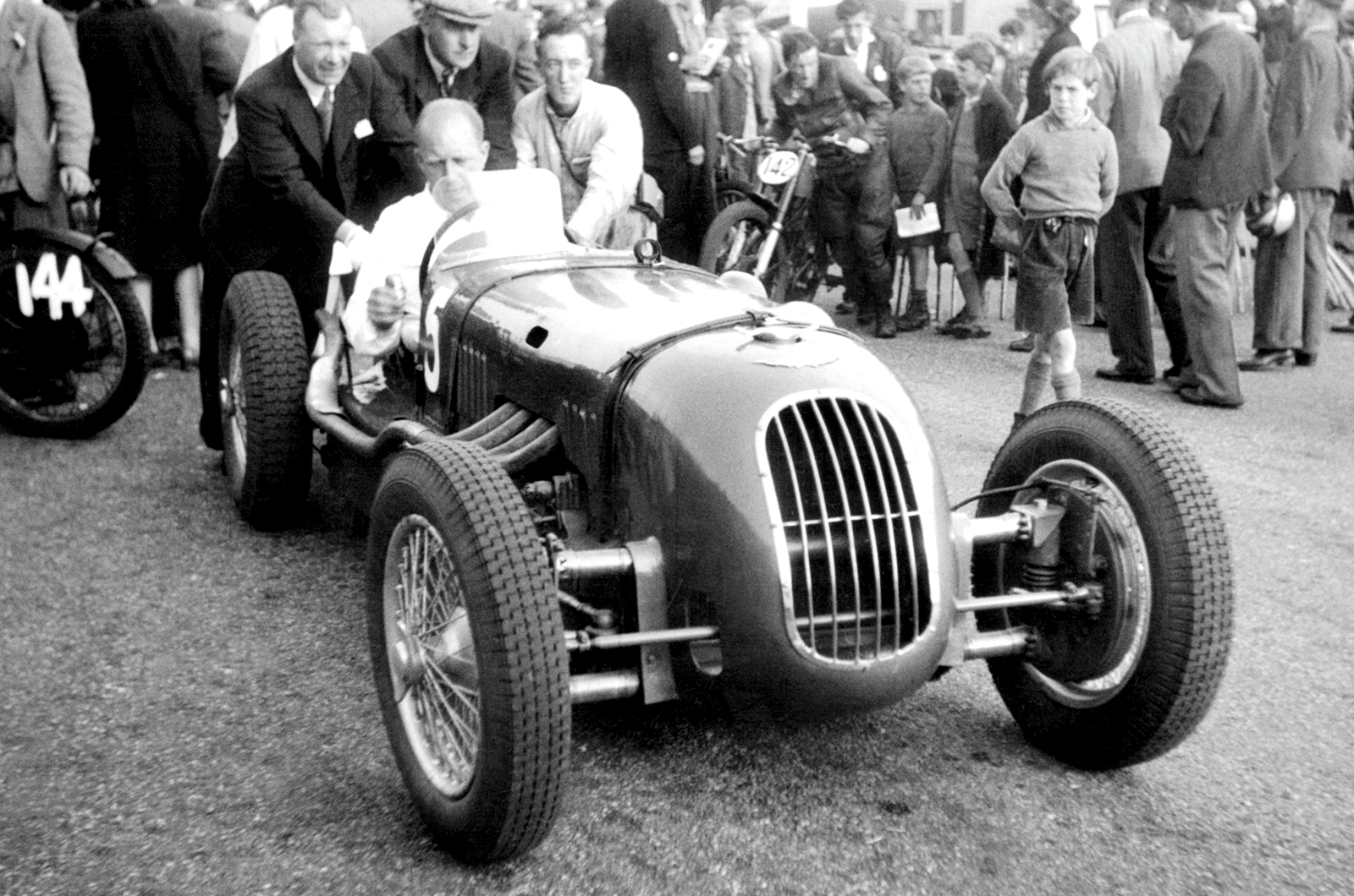 Classic & Sports Car – Morris Minor MM: how Alta added spark to the sidevalves