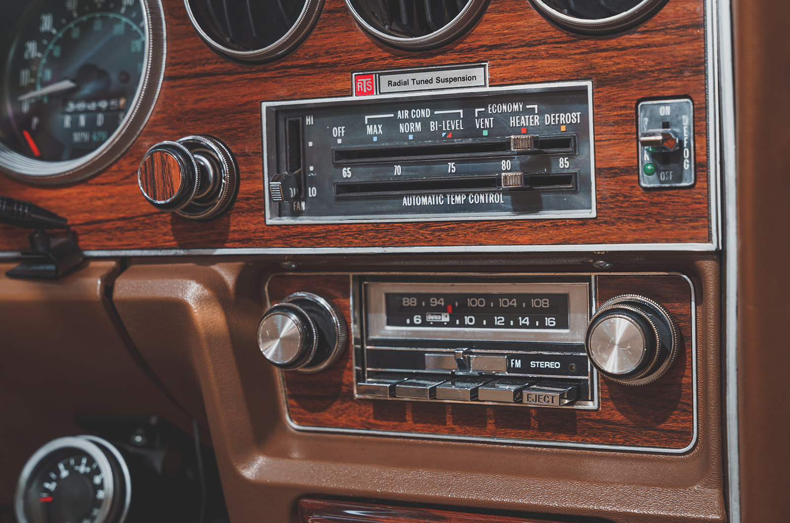 Classic & Sports Car – Pontiac Grand Prix: excess all areas